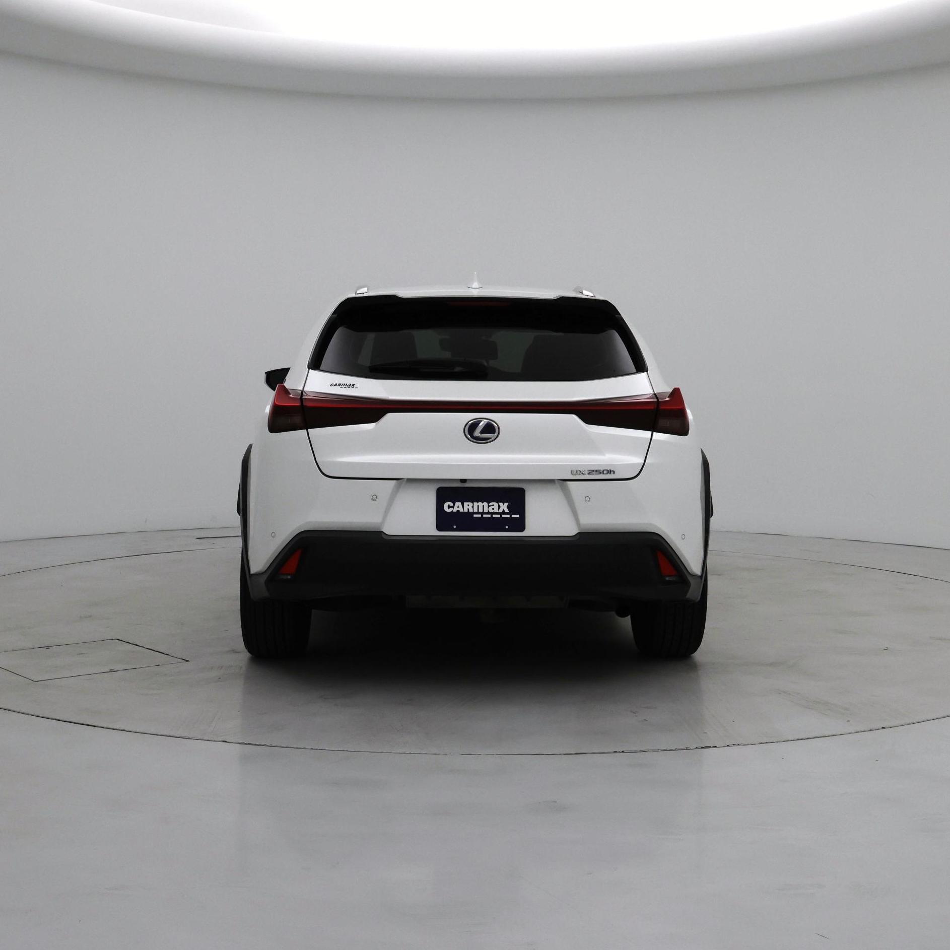 Thumbnail: 2021 Lexus UX - 6