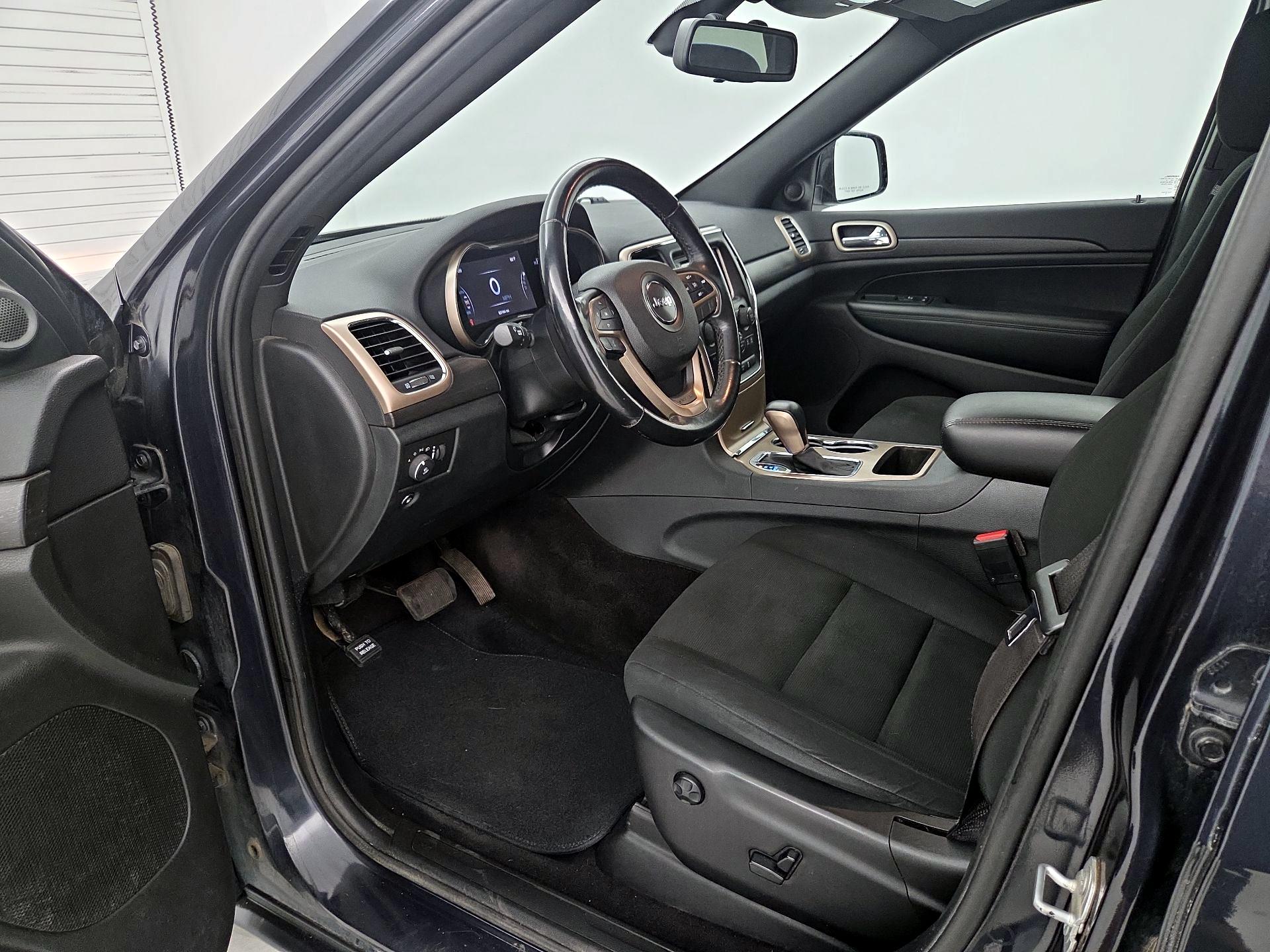 Thumbnail: 2016 Jeep Grand Cherokee - 11
