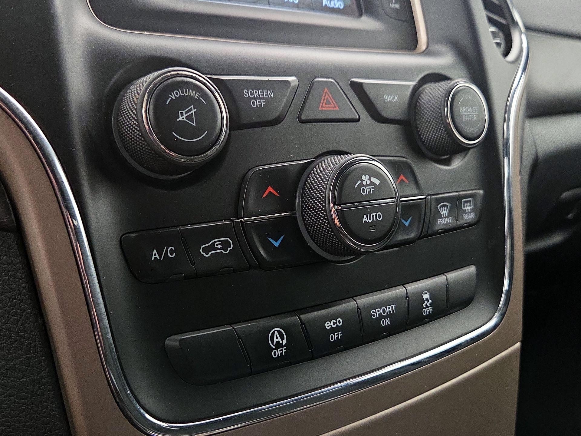 Thumbnail: 2016 Jeep Grand Cherokee - 15