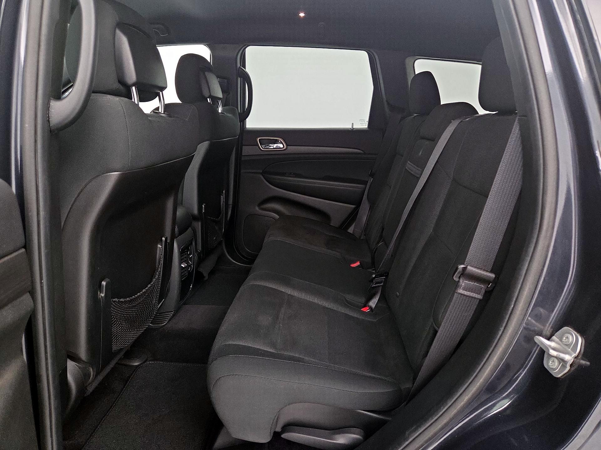 Thumbnail: 2016 Jeep Grand Cherokee - 17