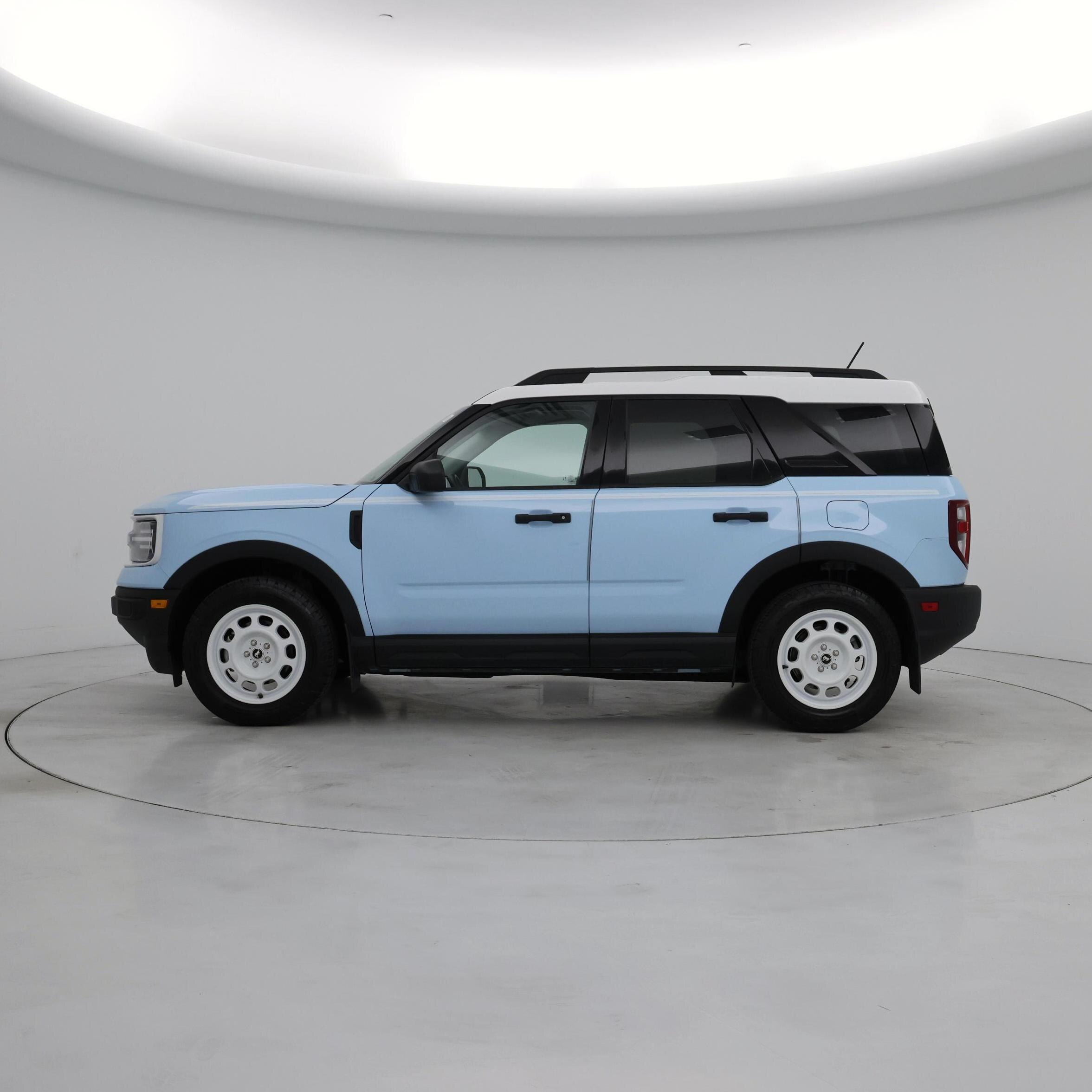 Thumbnail: 2023 Ford Bronco Sport - 3