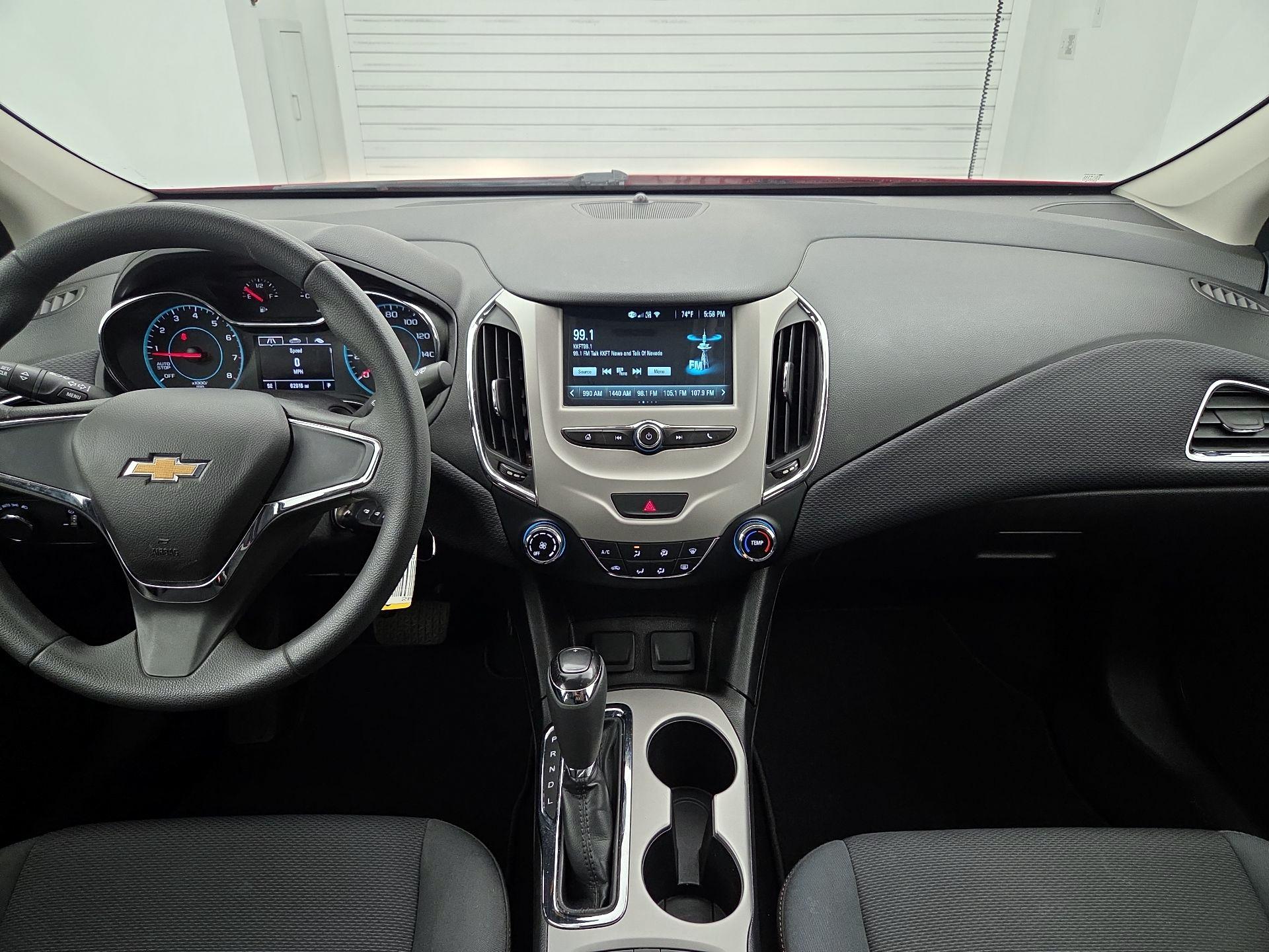 Thumbnail: 2018 Chevrolet Cruze - 9