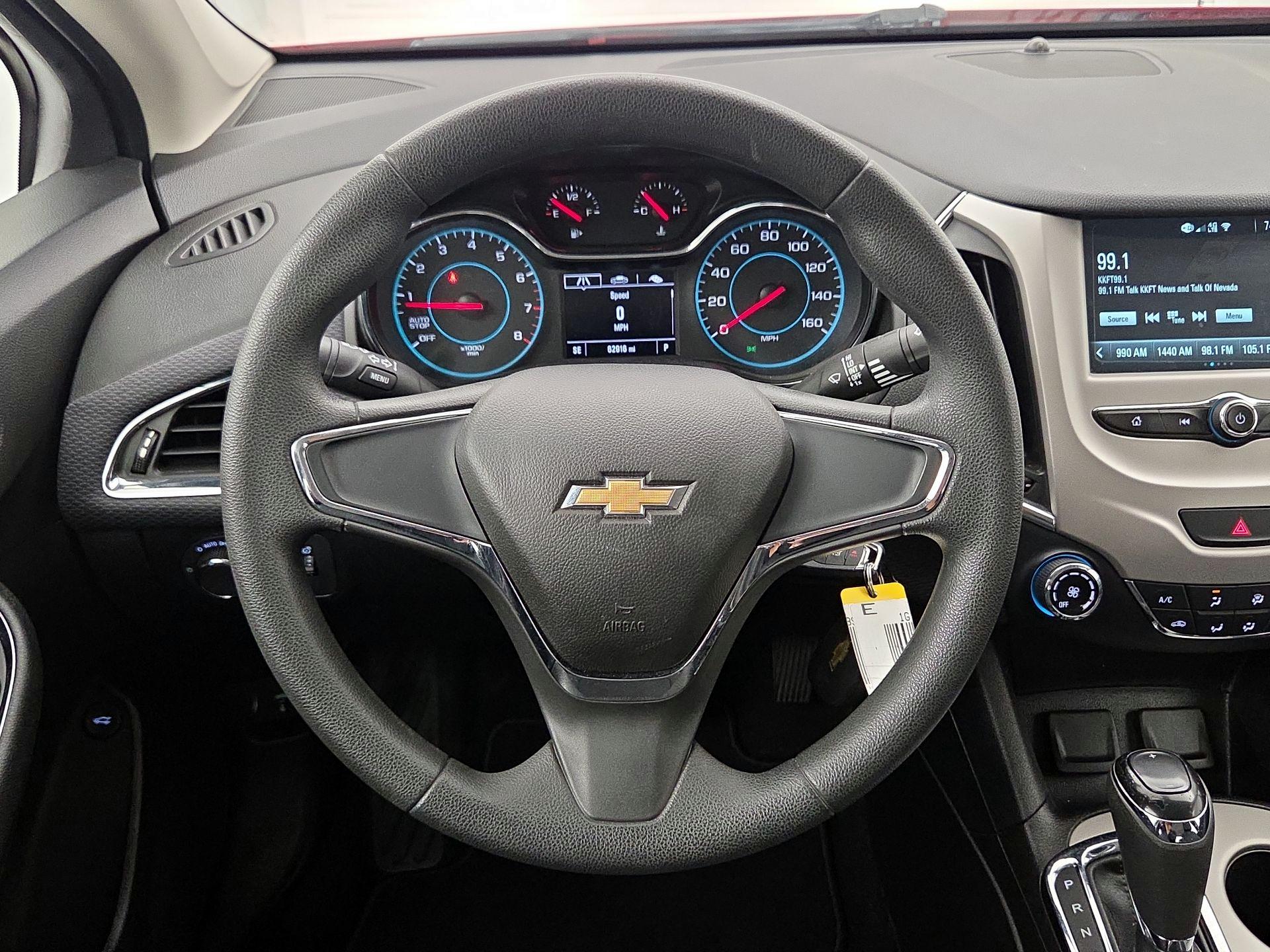 Thumbnail: 2018 Chevrolet Cruze - 10