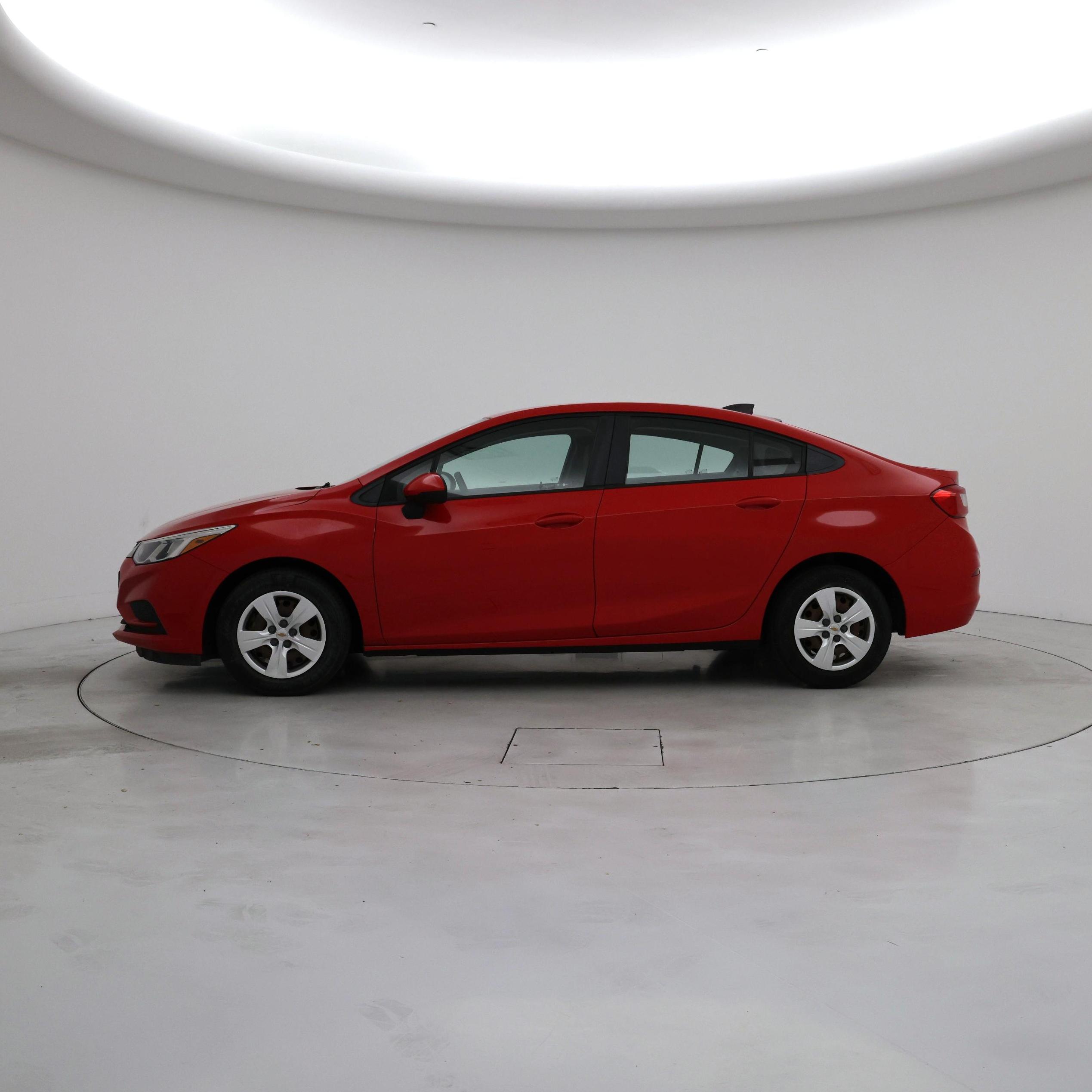 Thumbnail: 2018 Chevrolet Cruze - 3