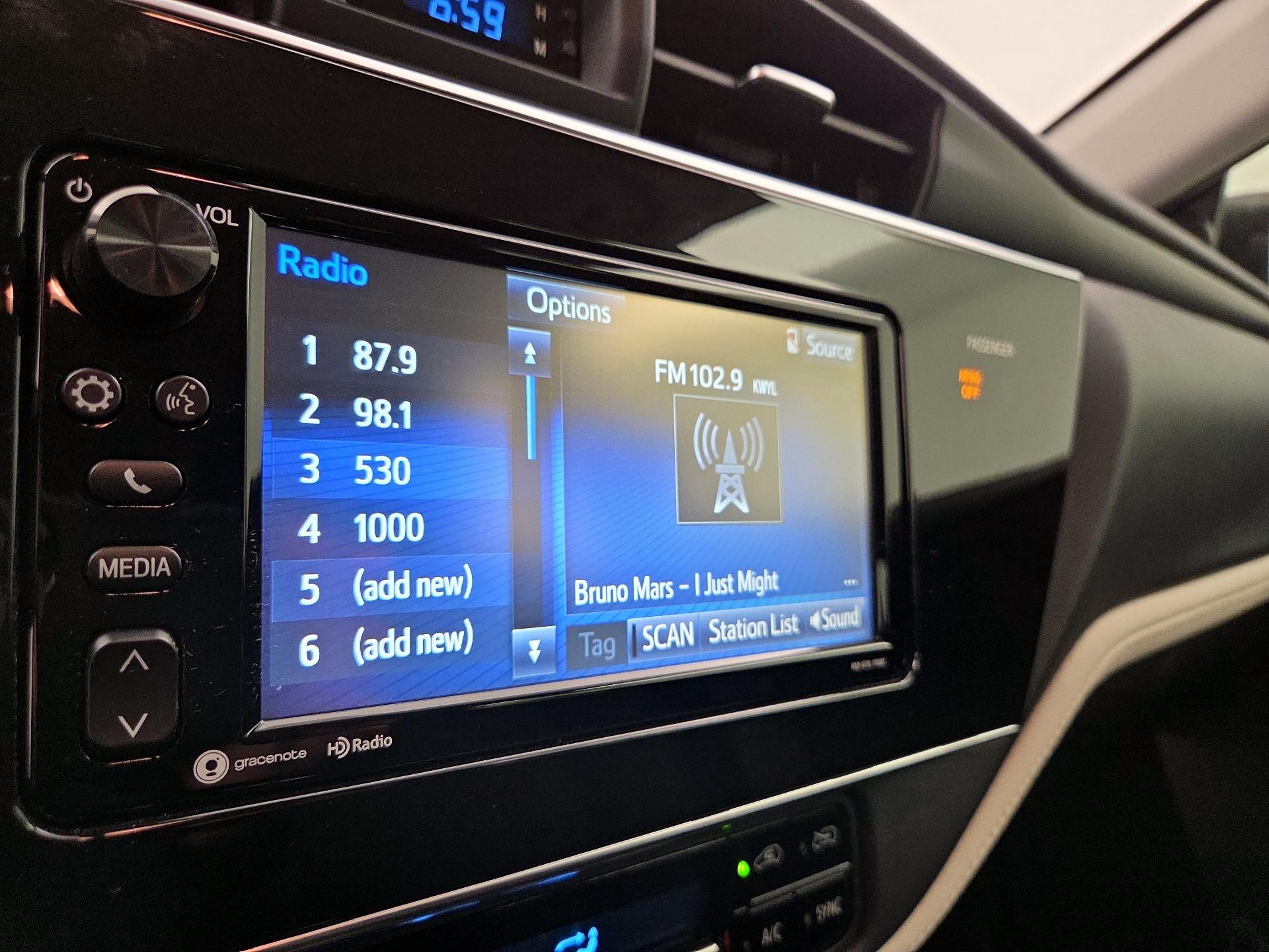Thumbnail: 2018 Toyota Corolla iM - 15