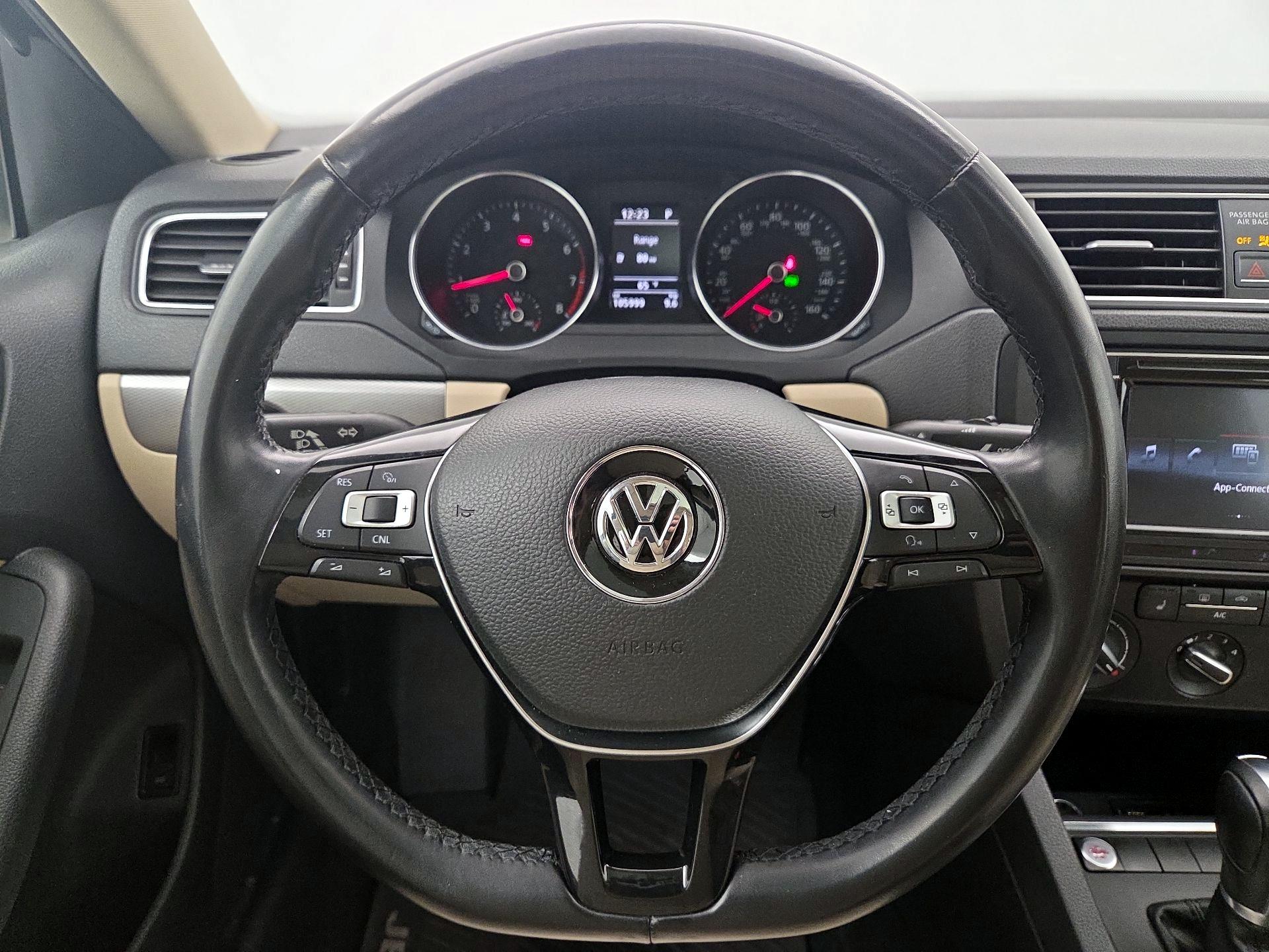 Thumbnail: 2017 Volkswagen Jetta - 10