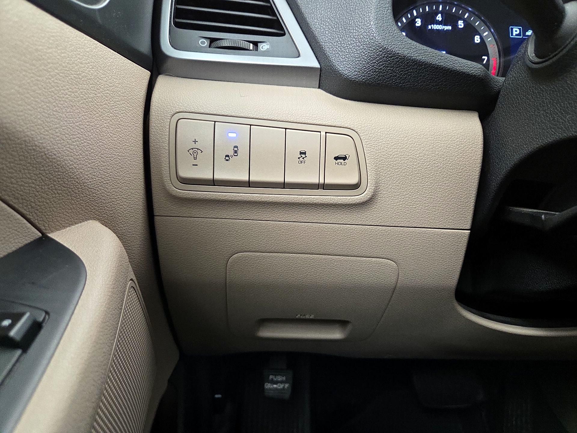 Thumbnail: 2017 Hyundai Tucson - 13