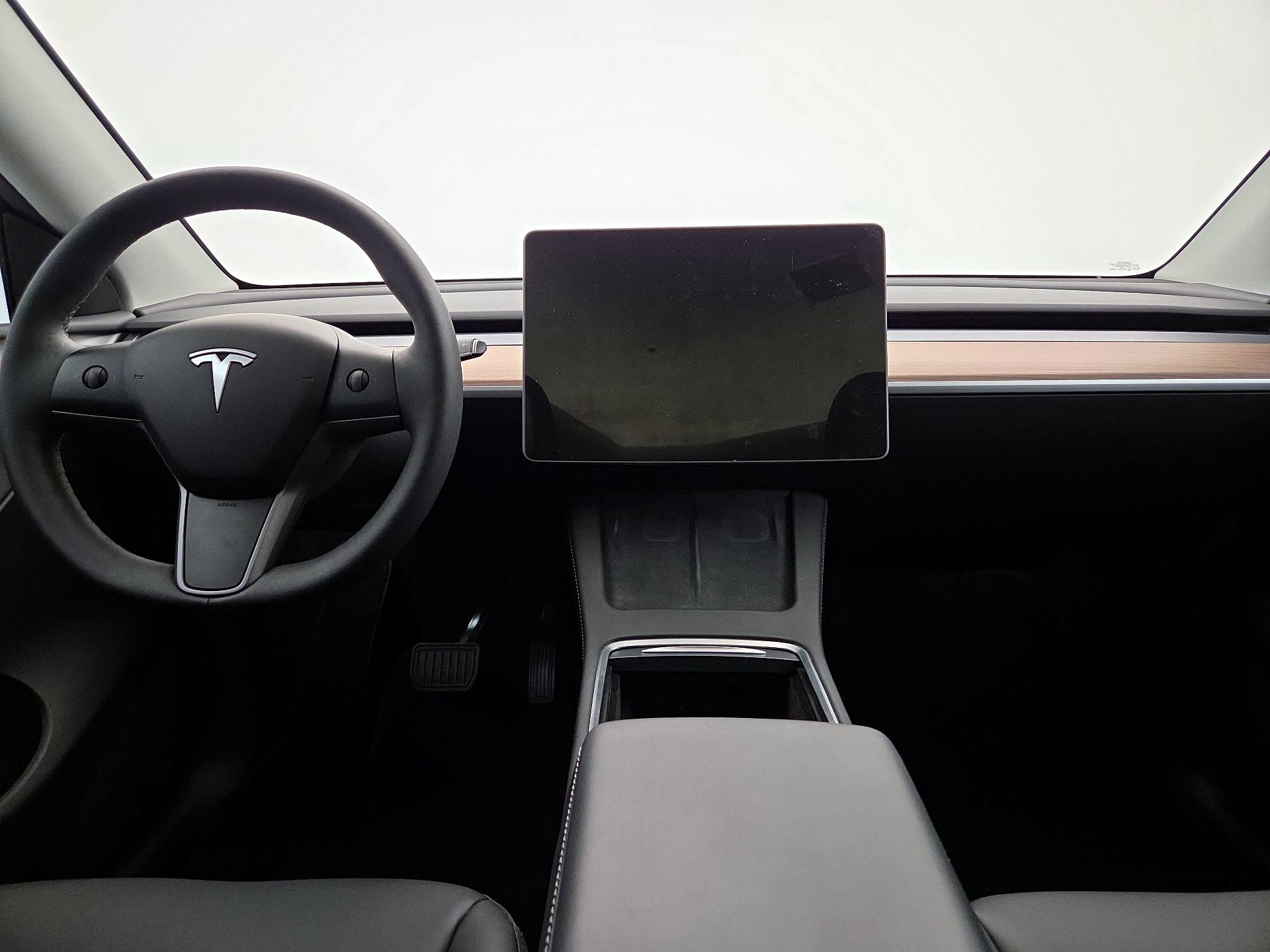 Thumbnail: 2025 Tesla Model Y - 9