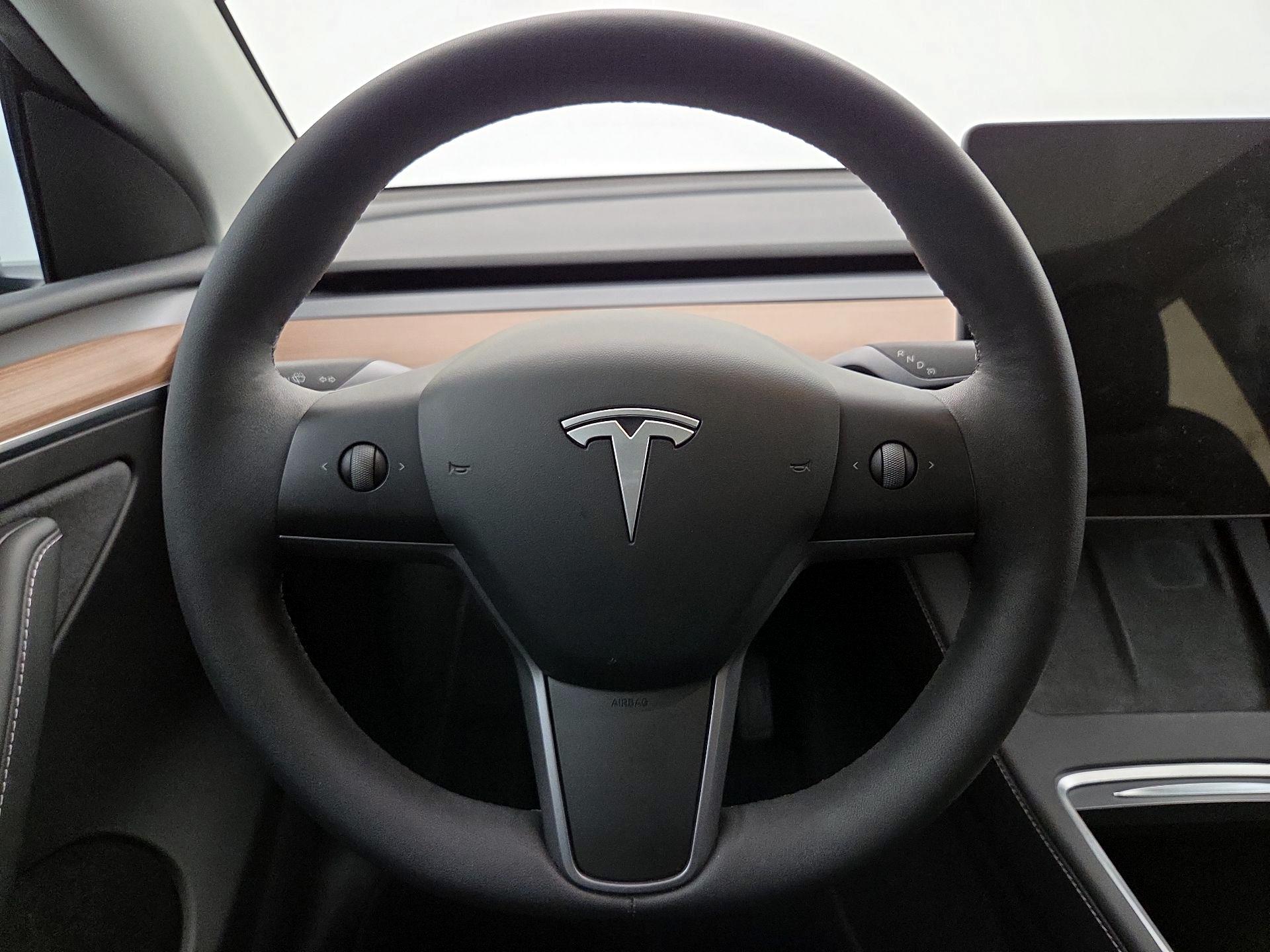 Thumbnail: 2025 Tesla Model Y - 10