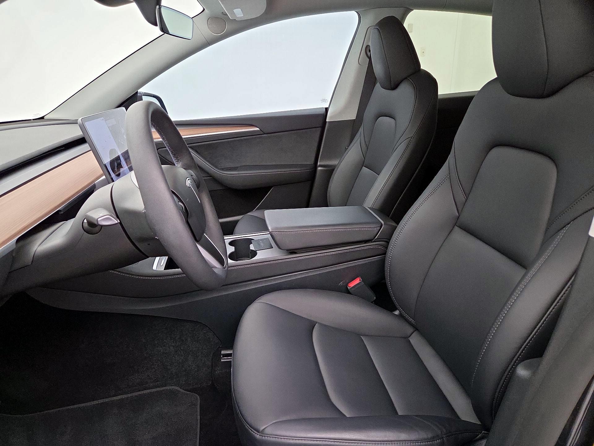 Thumbnail: 2025 Tesla Model Y - 11