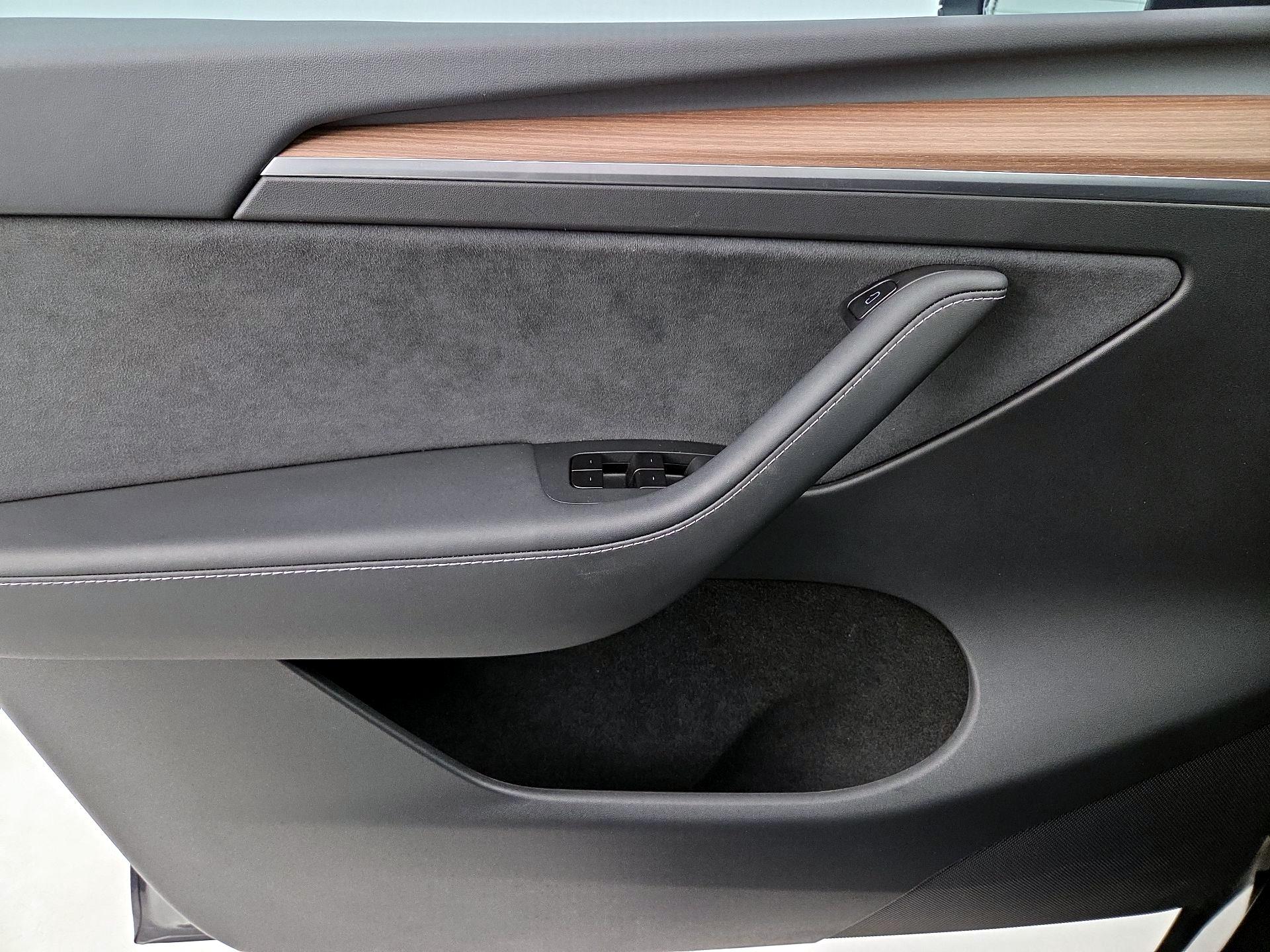 Thumbnail: 2025 Tesla Model Y - 12