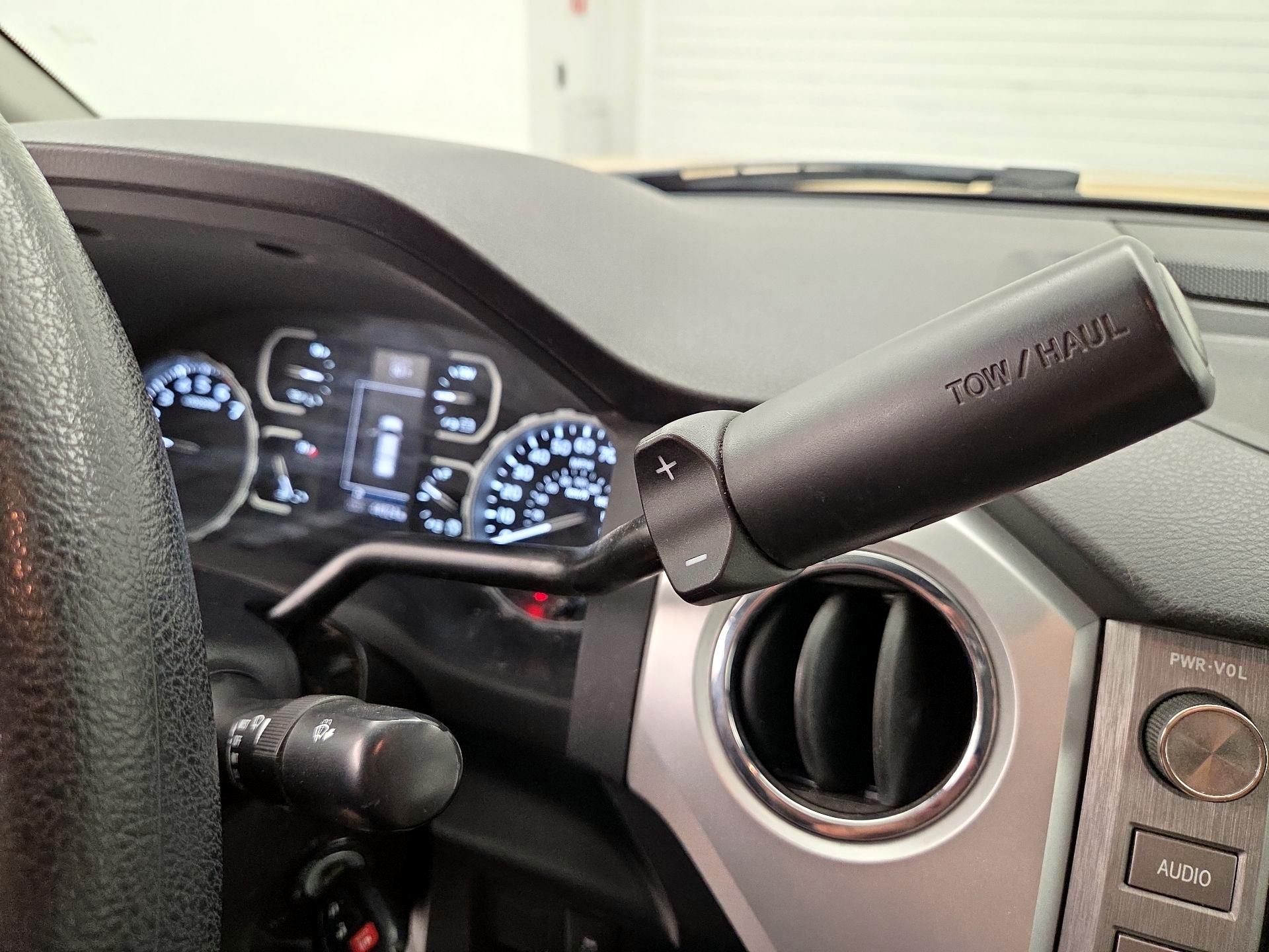 Thumbnail: 2018 Toyota Tundra - 17