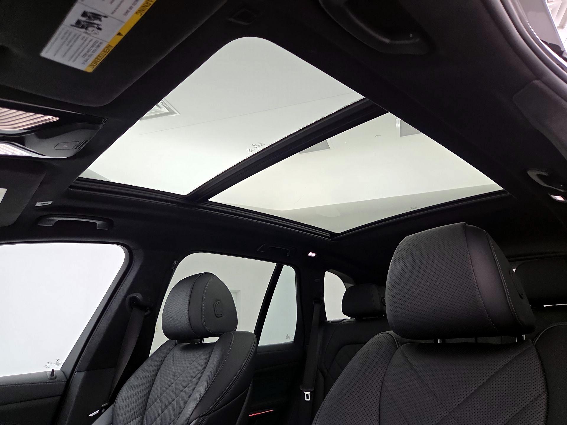 Thumbnail: 2023 BMW X5 - 17