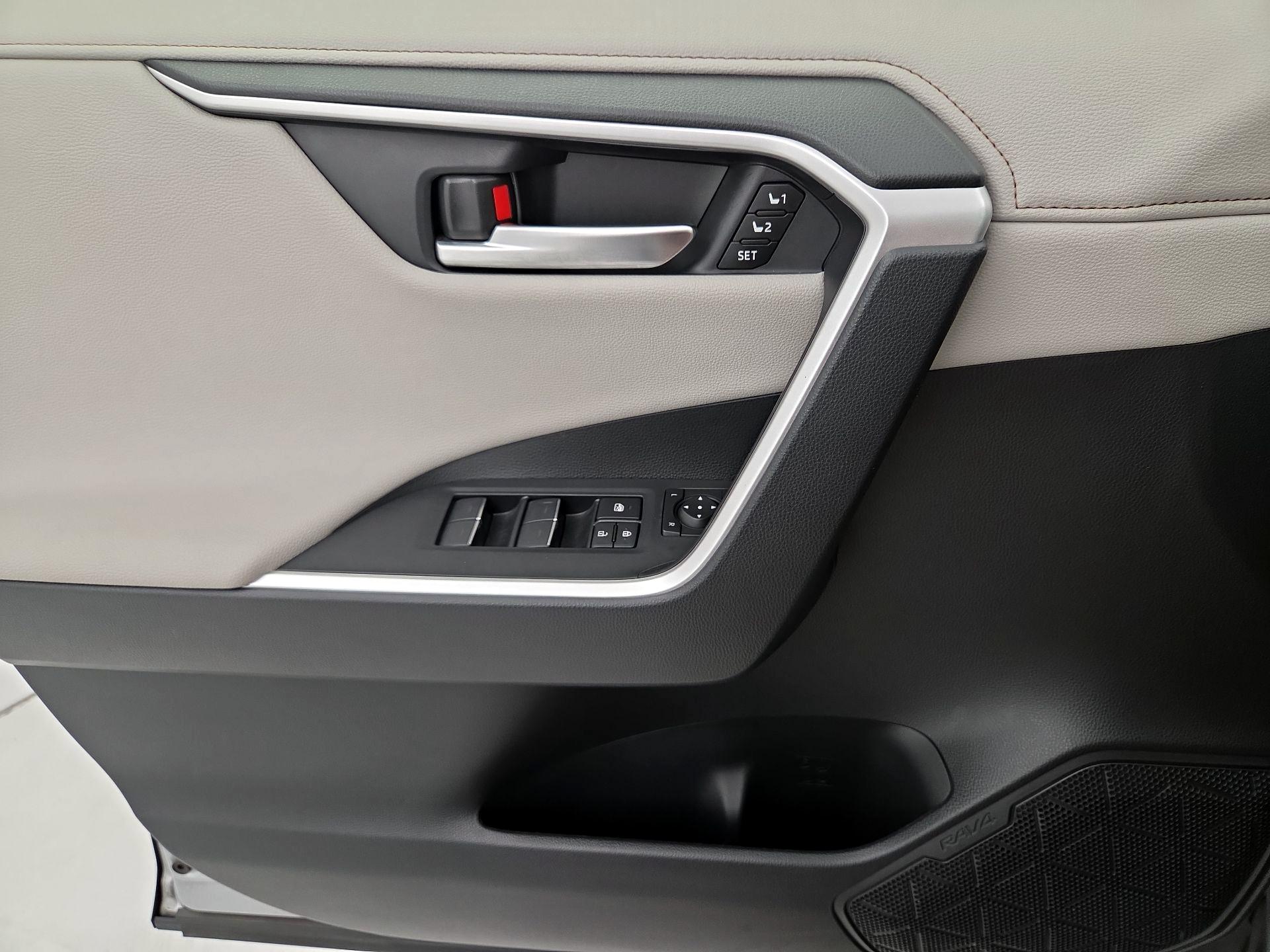 Thumbnail: 2024 Toyota RAV4 - 12