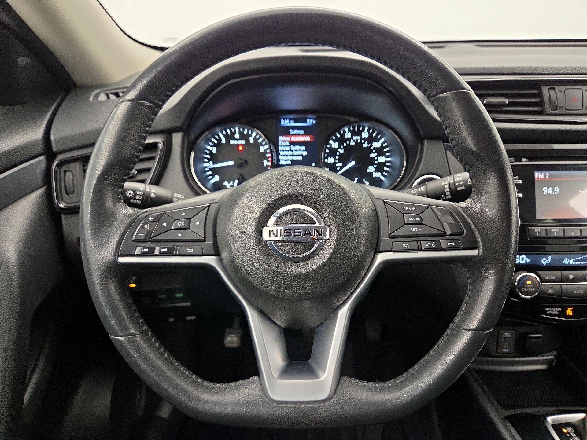 Thumbnail: 2017 Nissan Rogue - 10