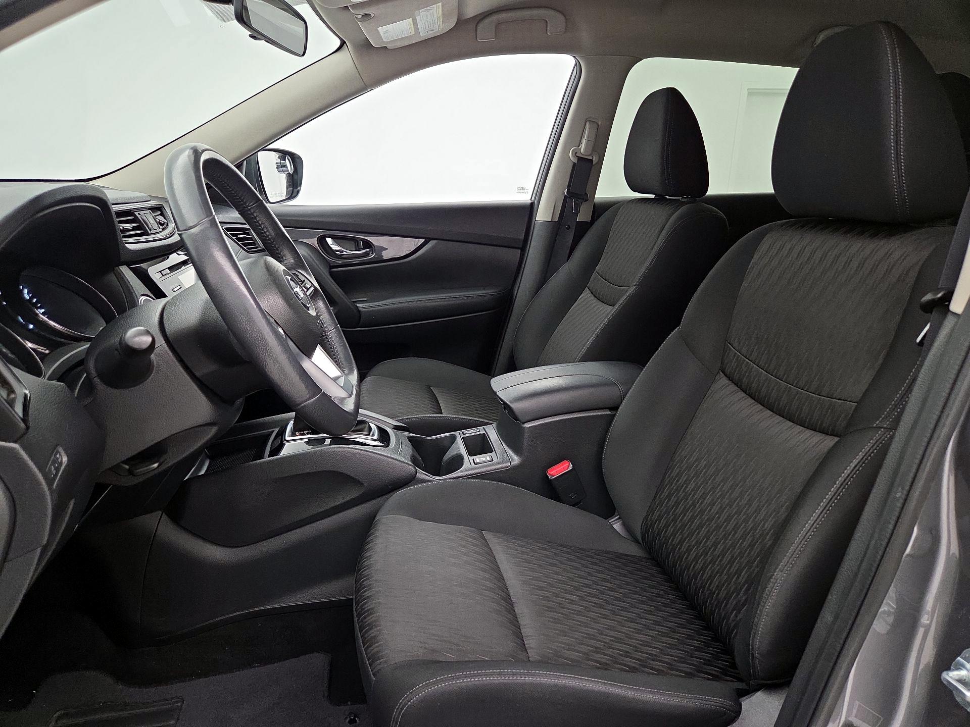 Thumbnail: 2017 Nissan Rogue - 11