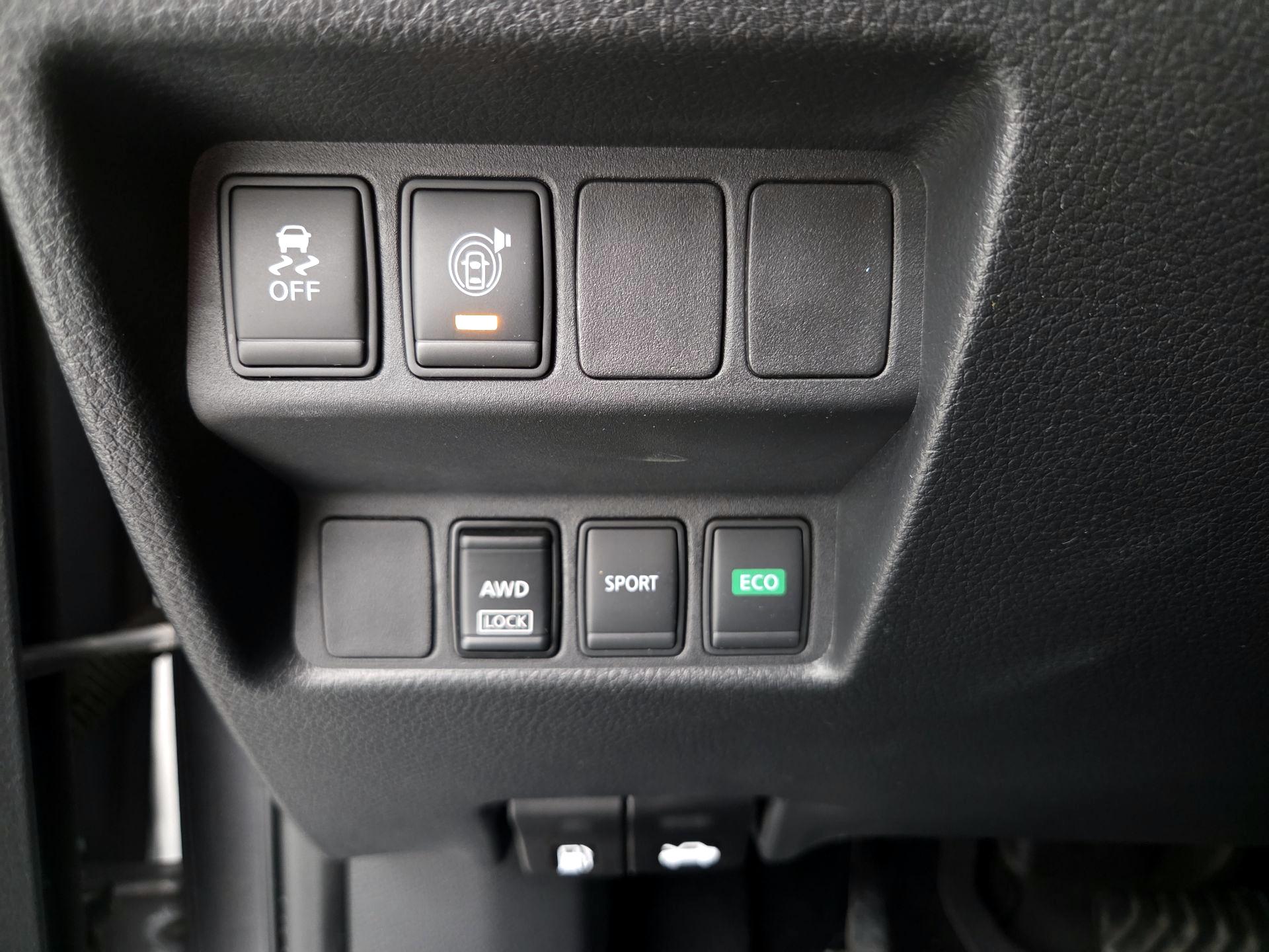 Thumbnail: 2017 Nissan Rogue - 13