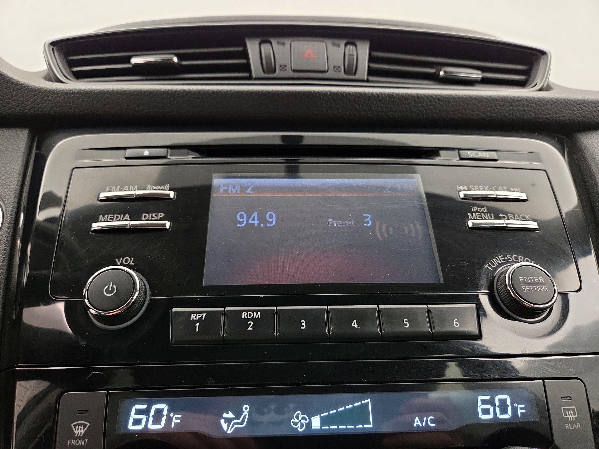 Thumbnail: 2017 Nissan Rogue - 15