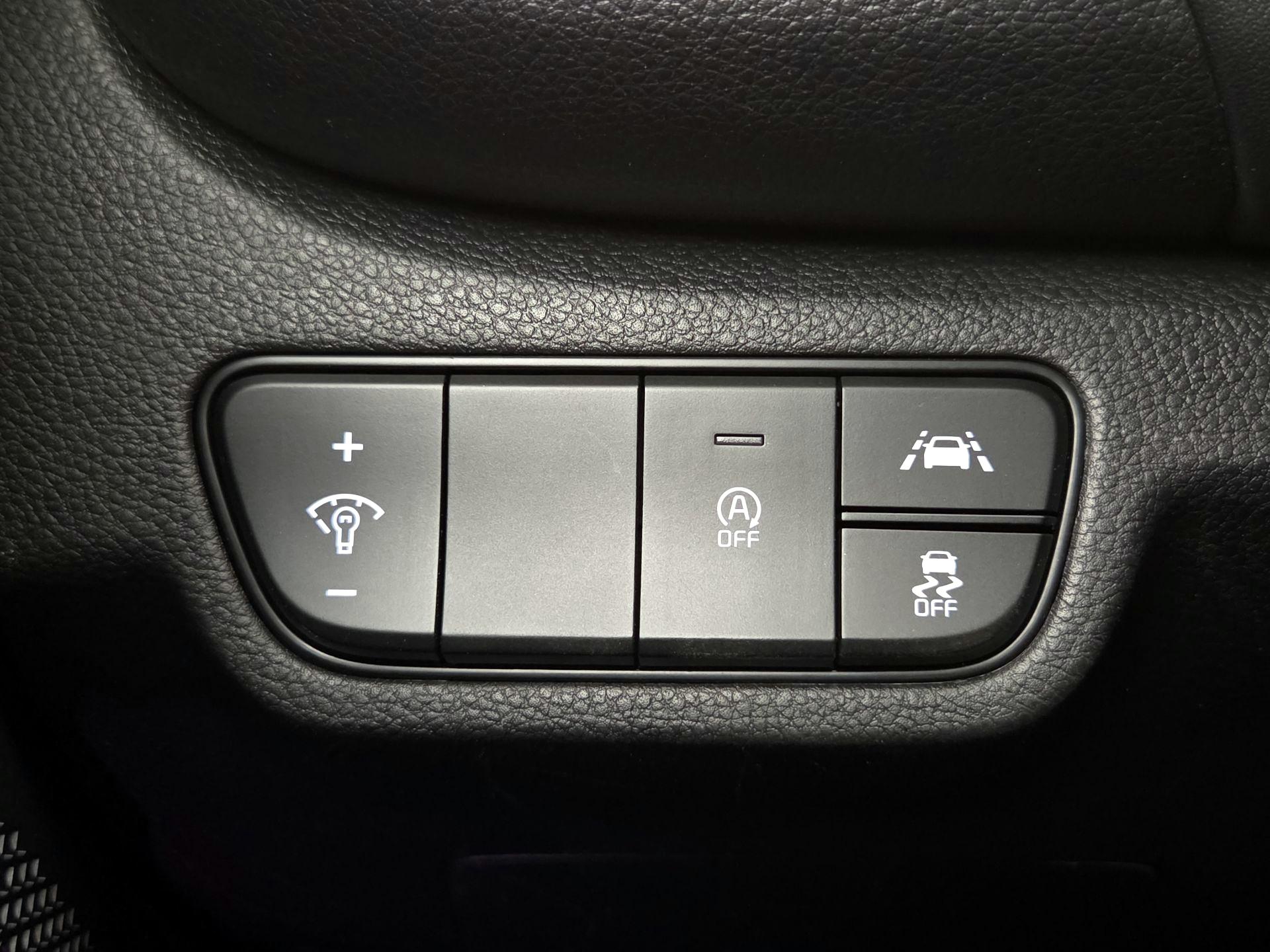 Thumbnail: 2023 Kia Seltos - 13