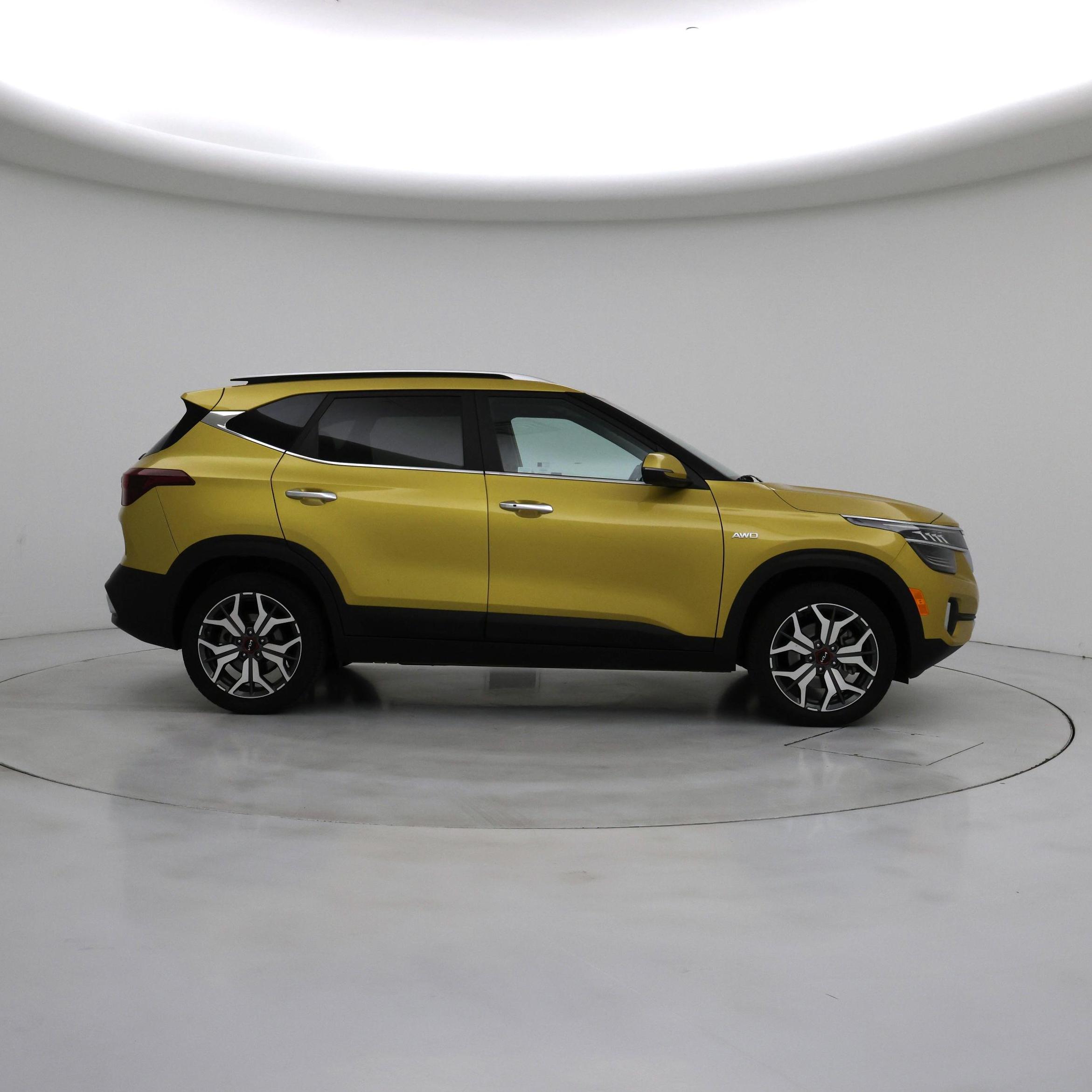 Thumbnail: 2023 Kia Seltos - 7