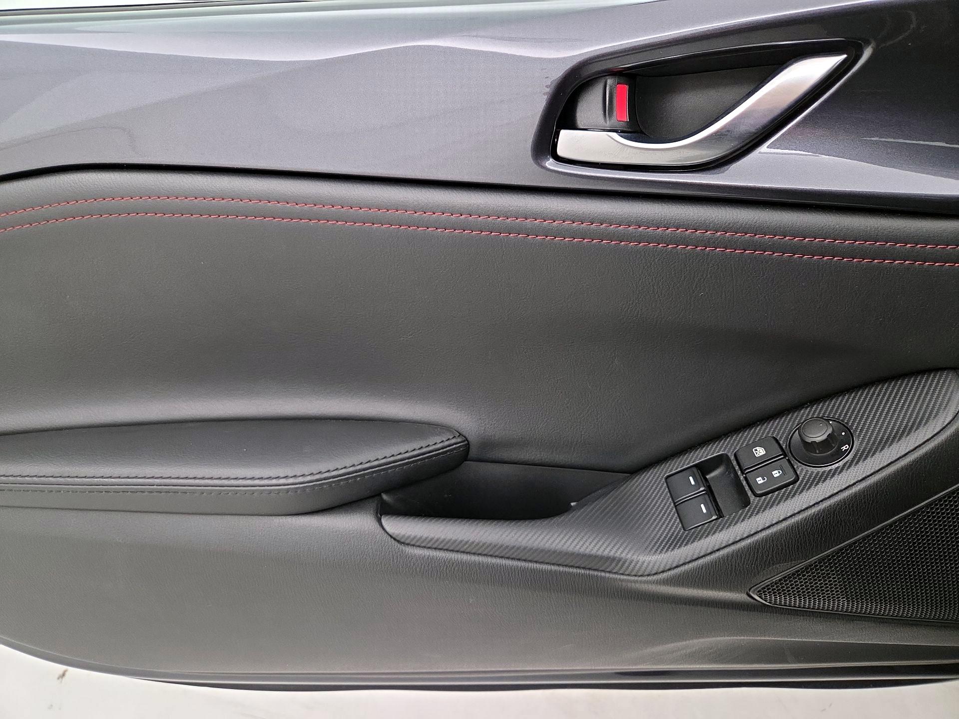 Thumbnail: 2016 Mazda MX-5 Miata - 12