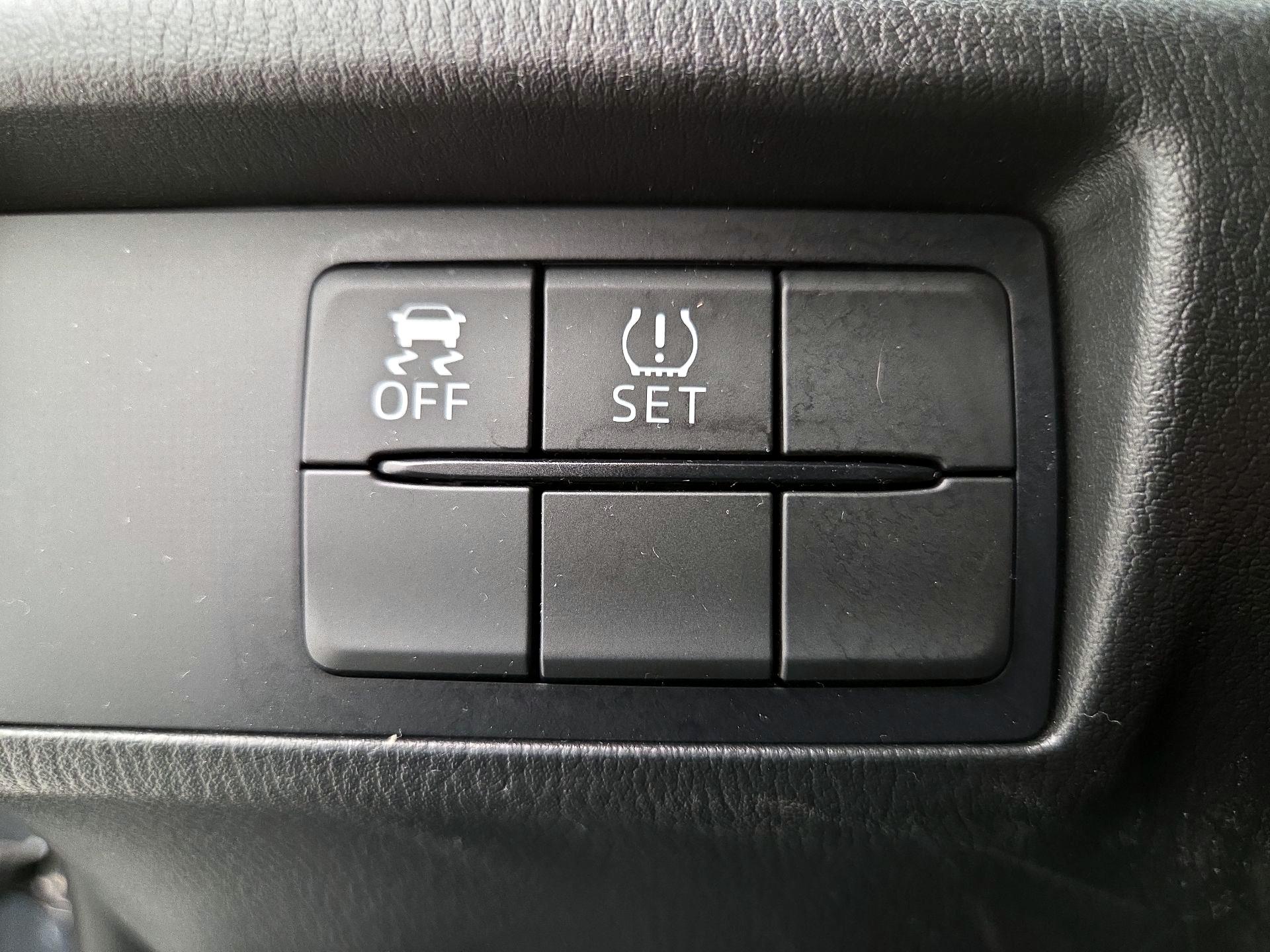 Thumbnail: 2016 Mazda MX-5 Miata - 13