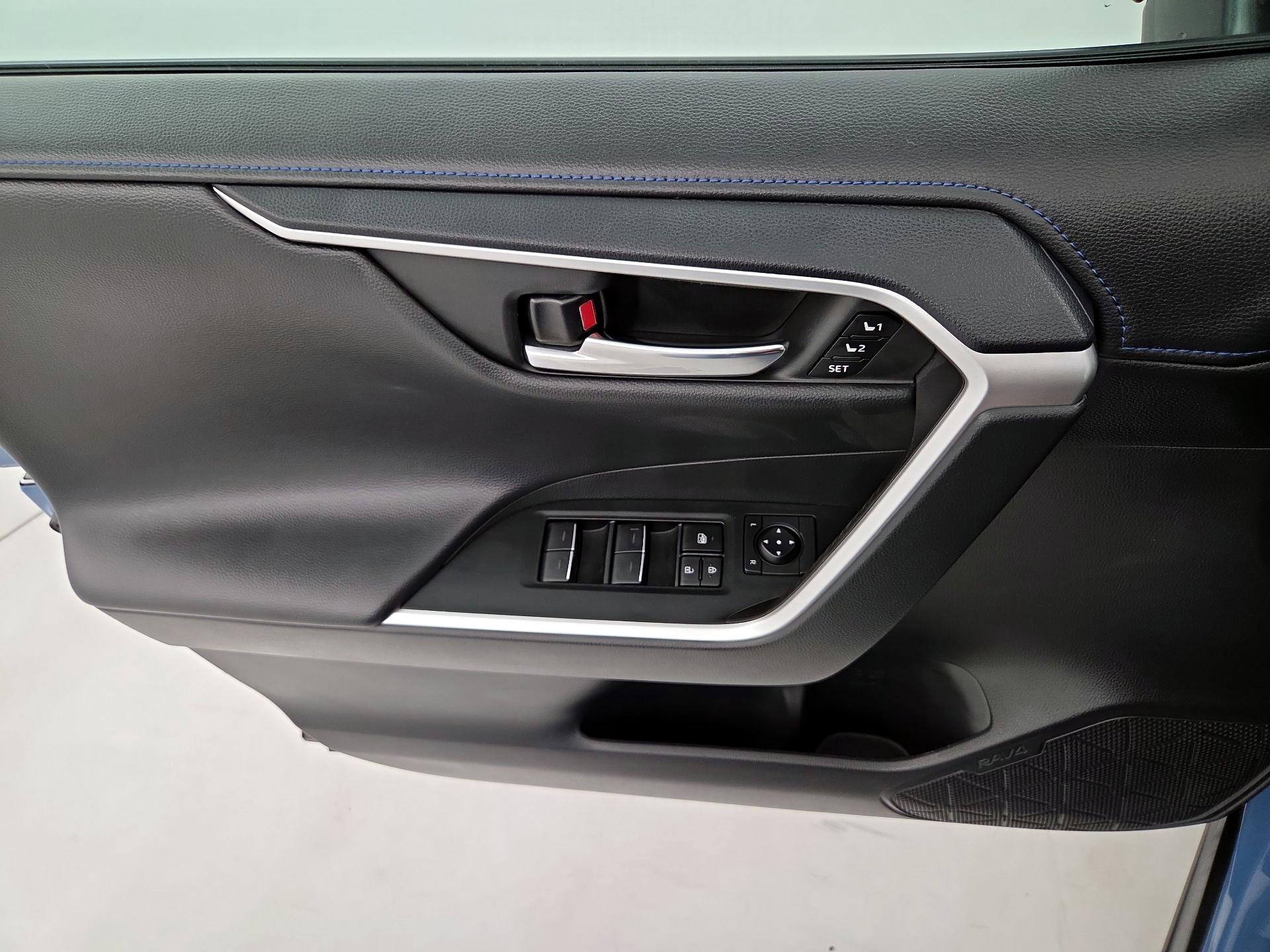 Thumbnail: 2024 Toyota RAV4 - 12