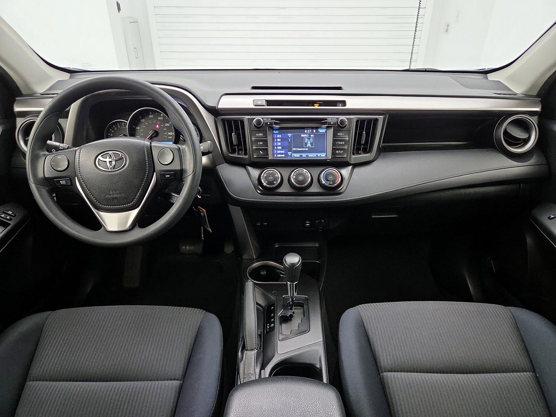Thumbnail: 2016 Toyota RAV4 - 9