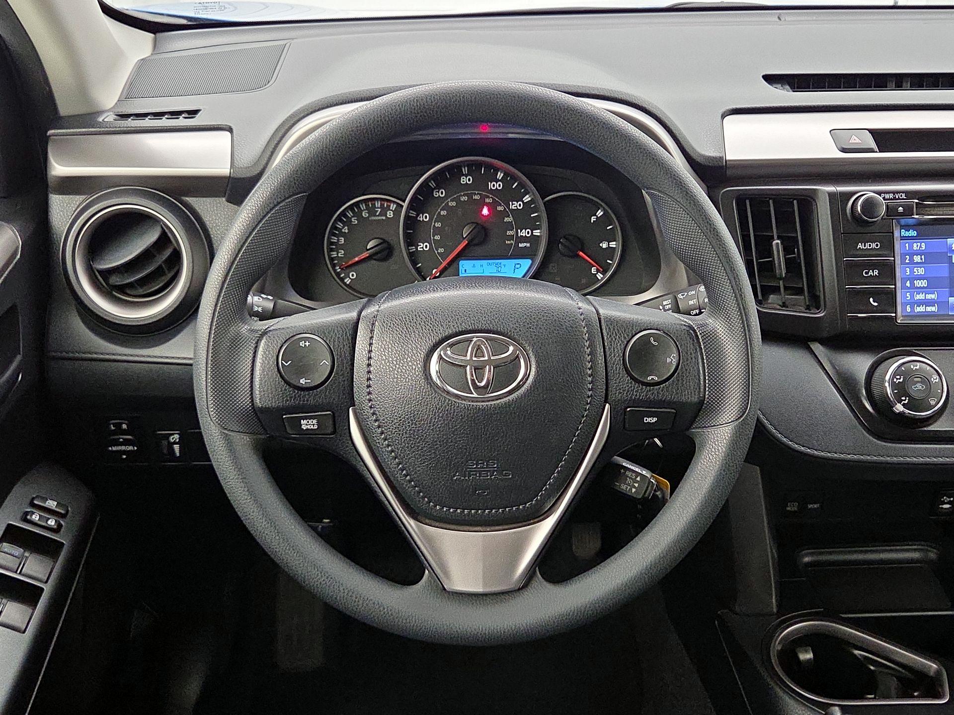 Thumbnail: 2016 Toyota RAV4 - 10