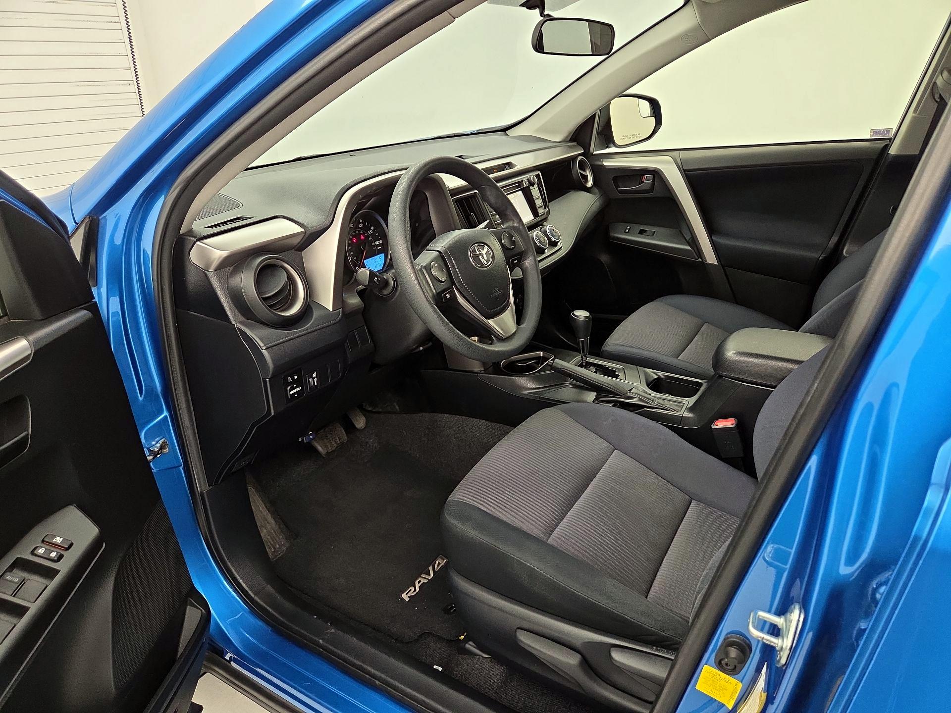 Thumbnail: 2016 Toyota RAV4 - 11