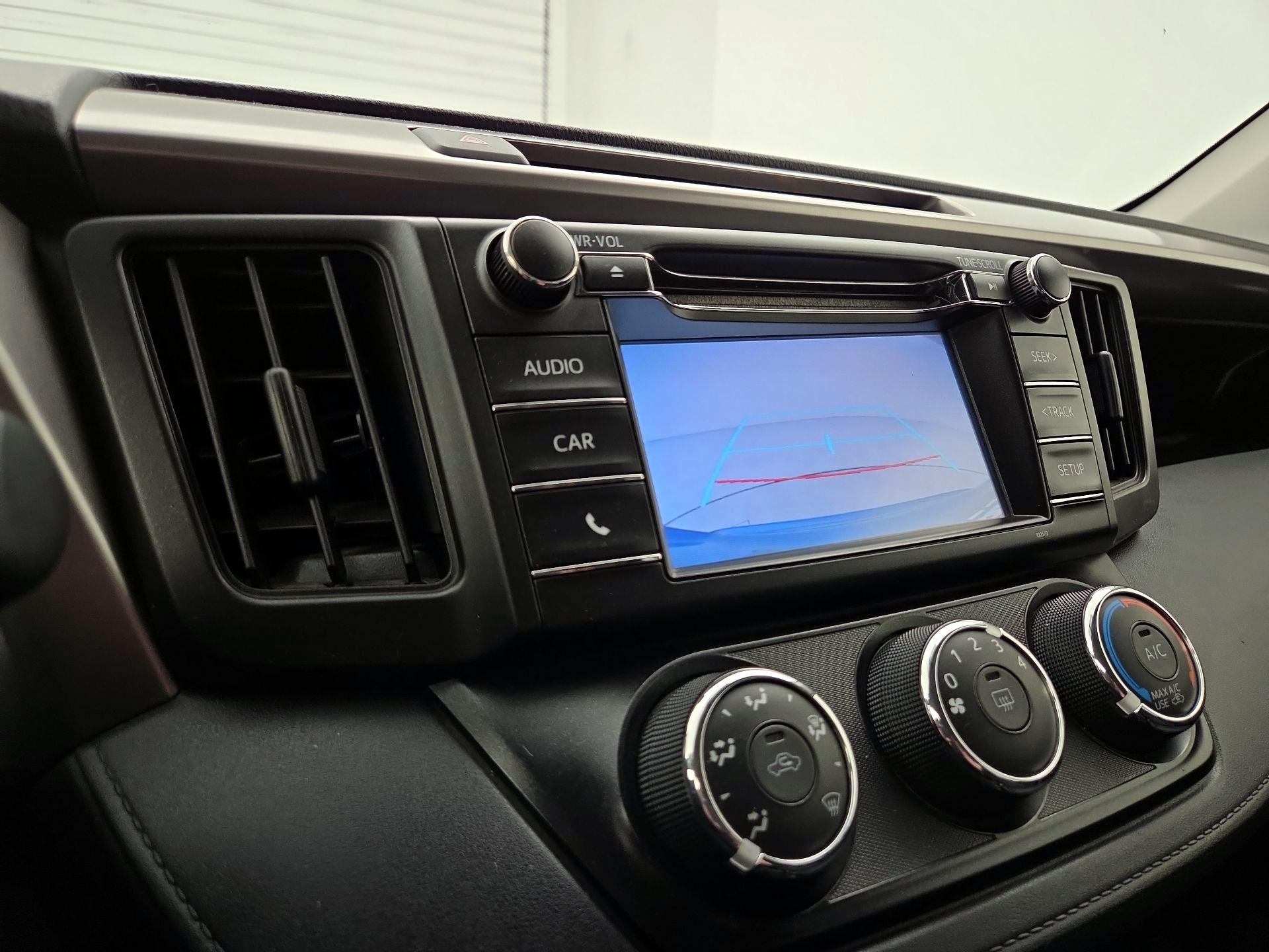 Thumbnail: 2016 Toyota RAV4 - 14