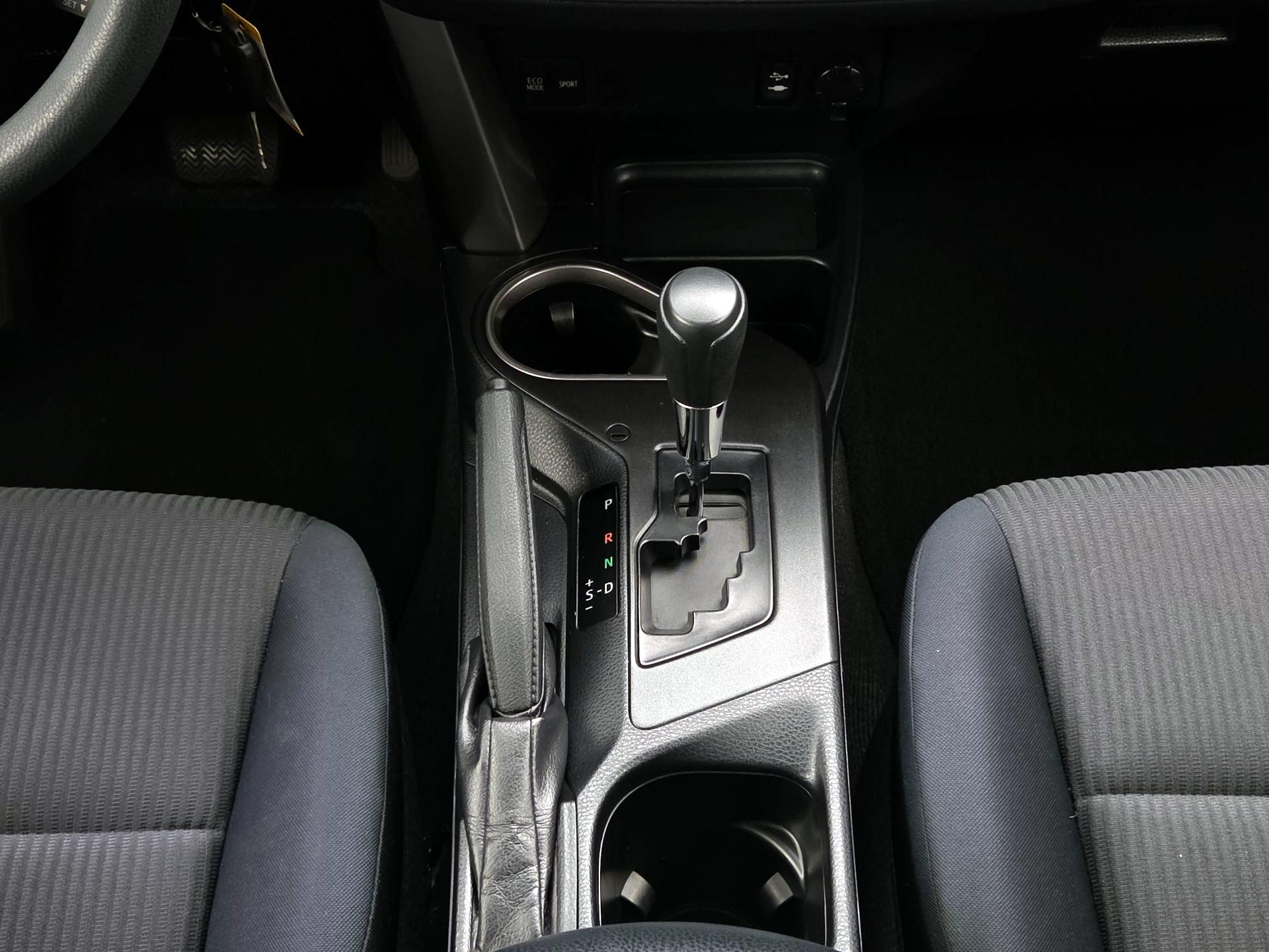 Thumbnail: 2016 Toyota RAV4 - 17