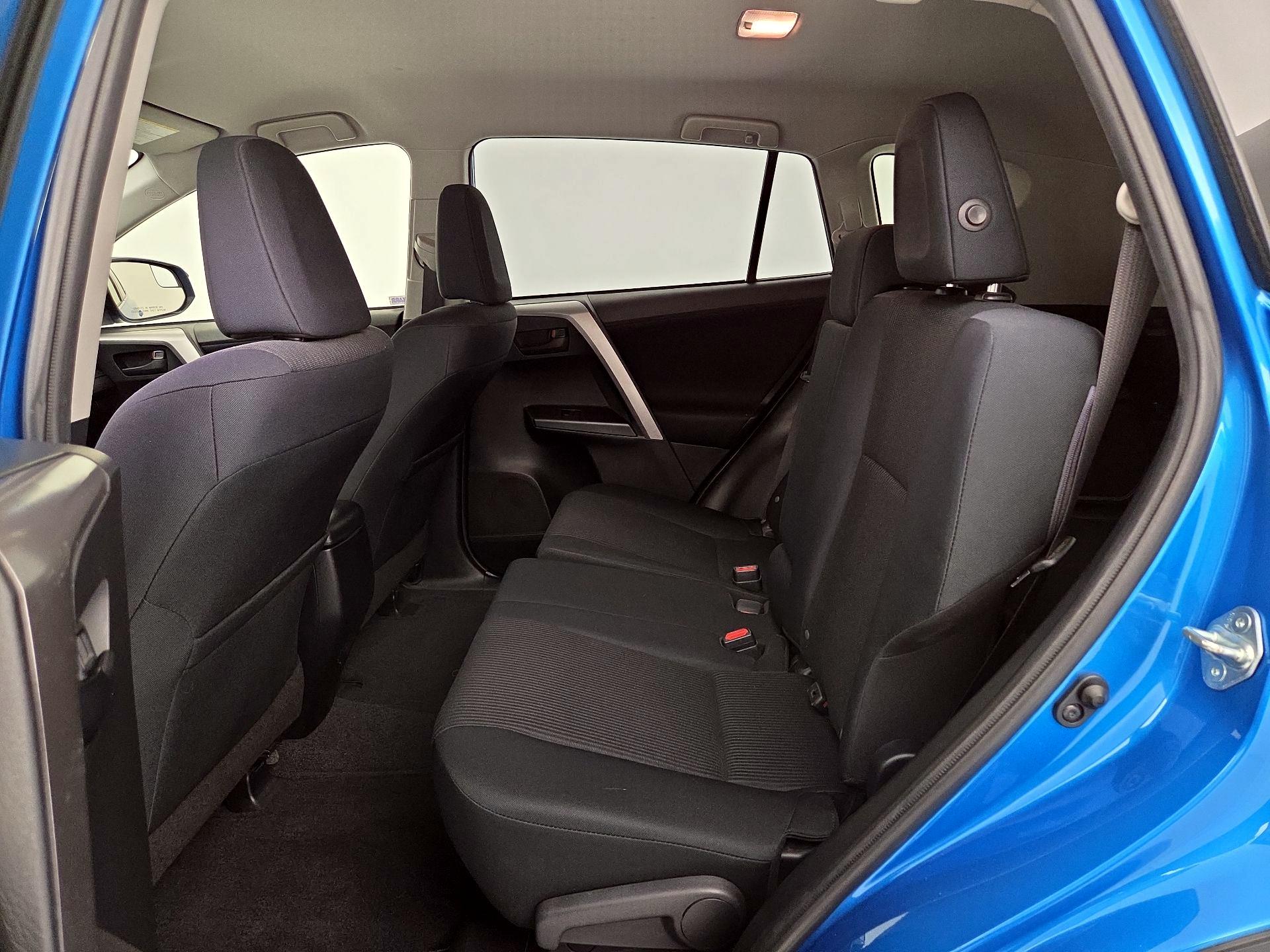 Thumbnail: 2016 Toyota RAV4 - 19