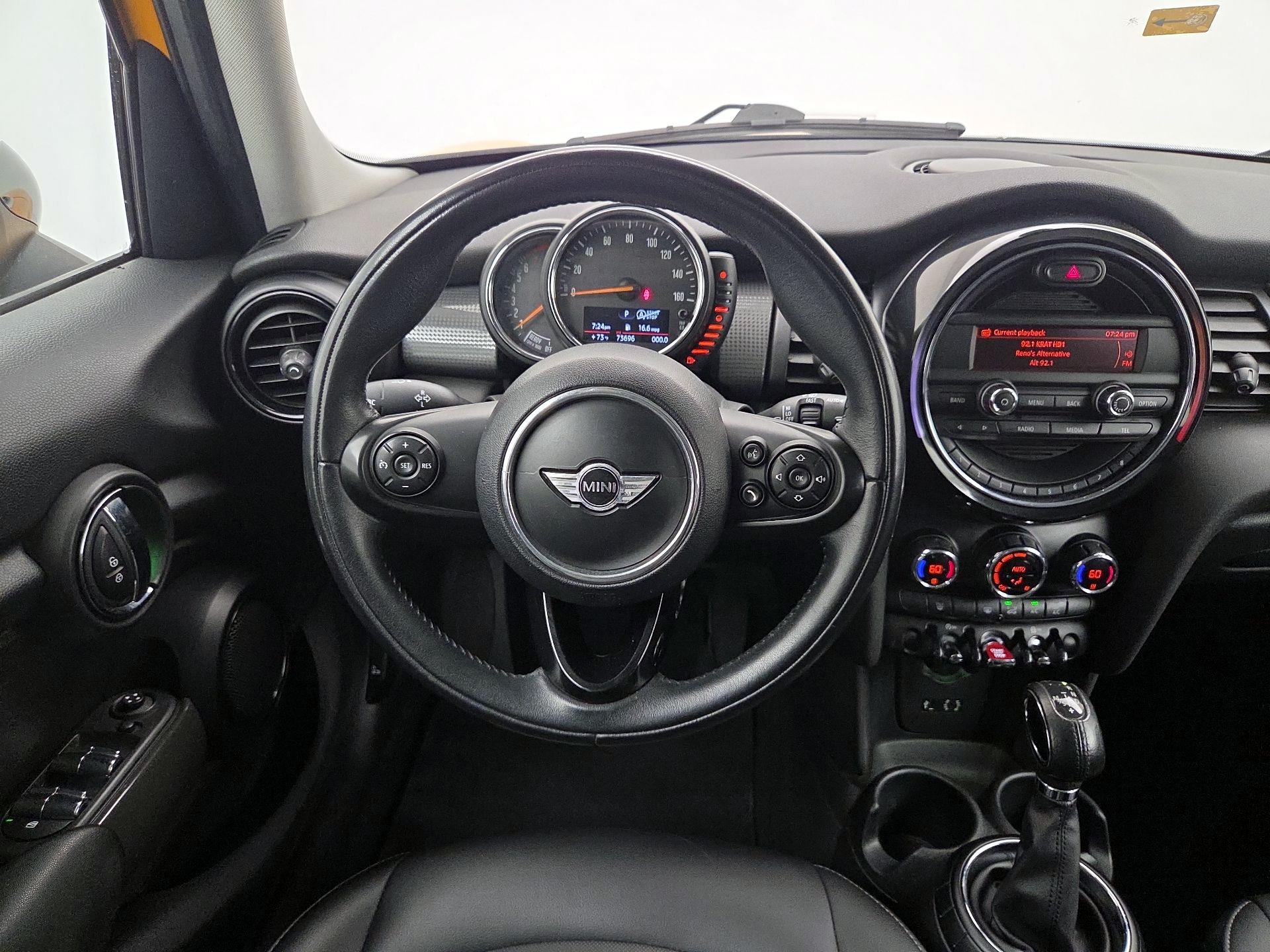 Thumbnail: 2015 MINI Cooper Hardtop - 10
