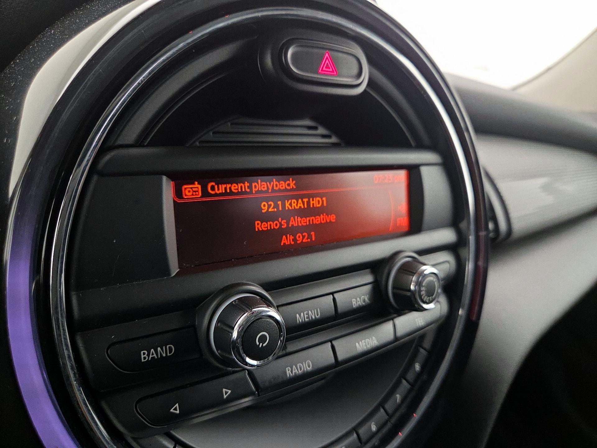 Thumbnail: 2015 MINI Cooper Hardtop - 14