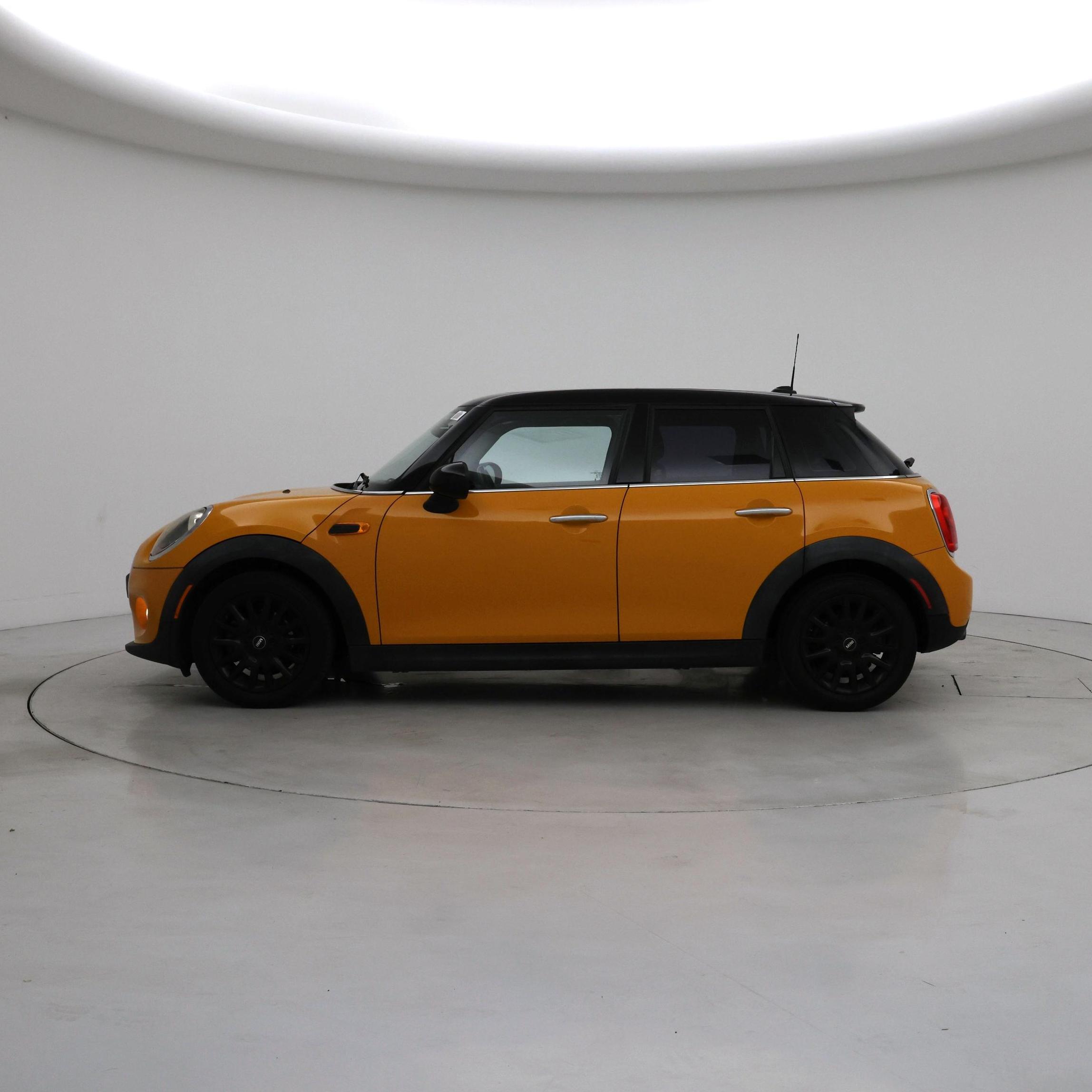 Thumbnail: 2015 MINI Cooper Hardtop - 3