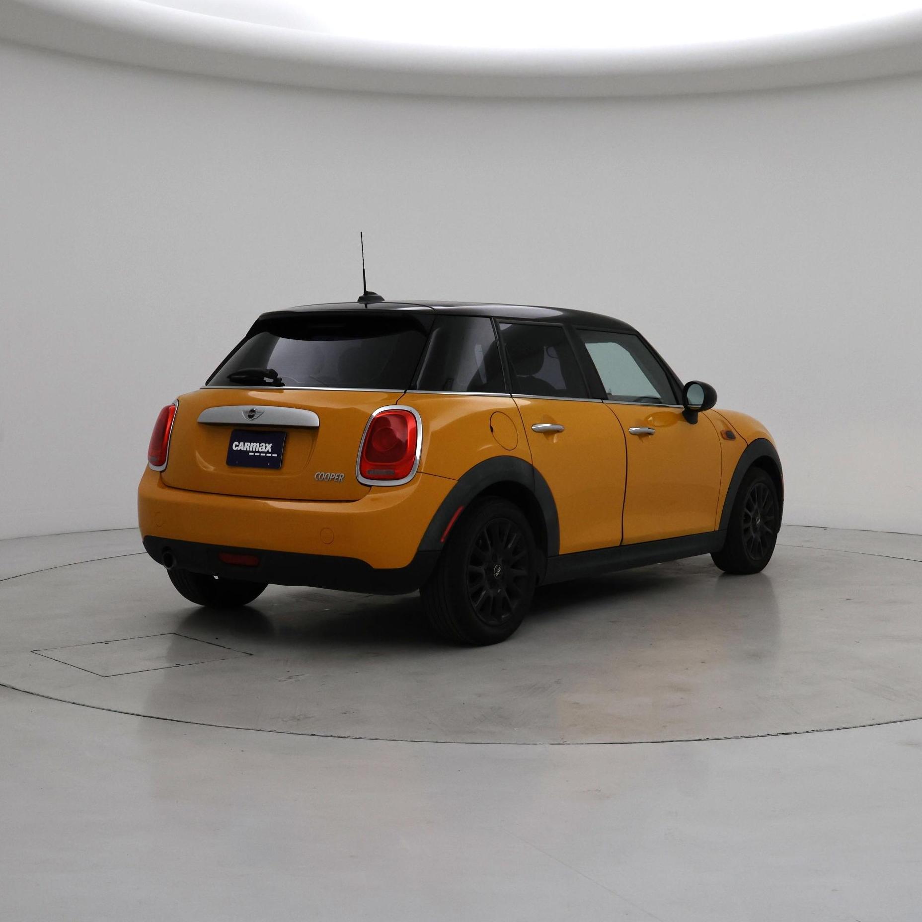 Thumbnail: 2015 MINI Cooper Hardtop - 8