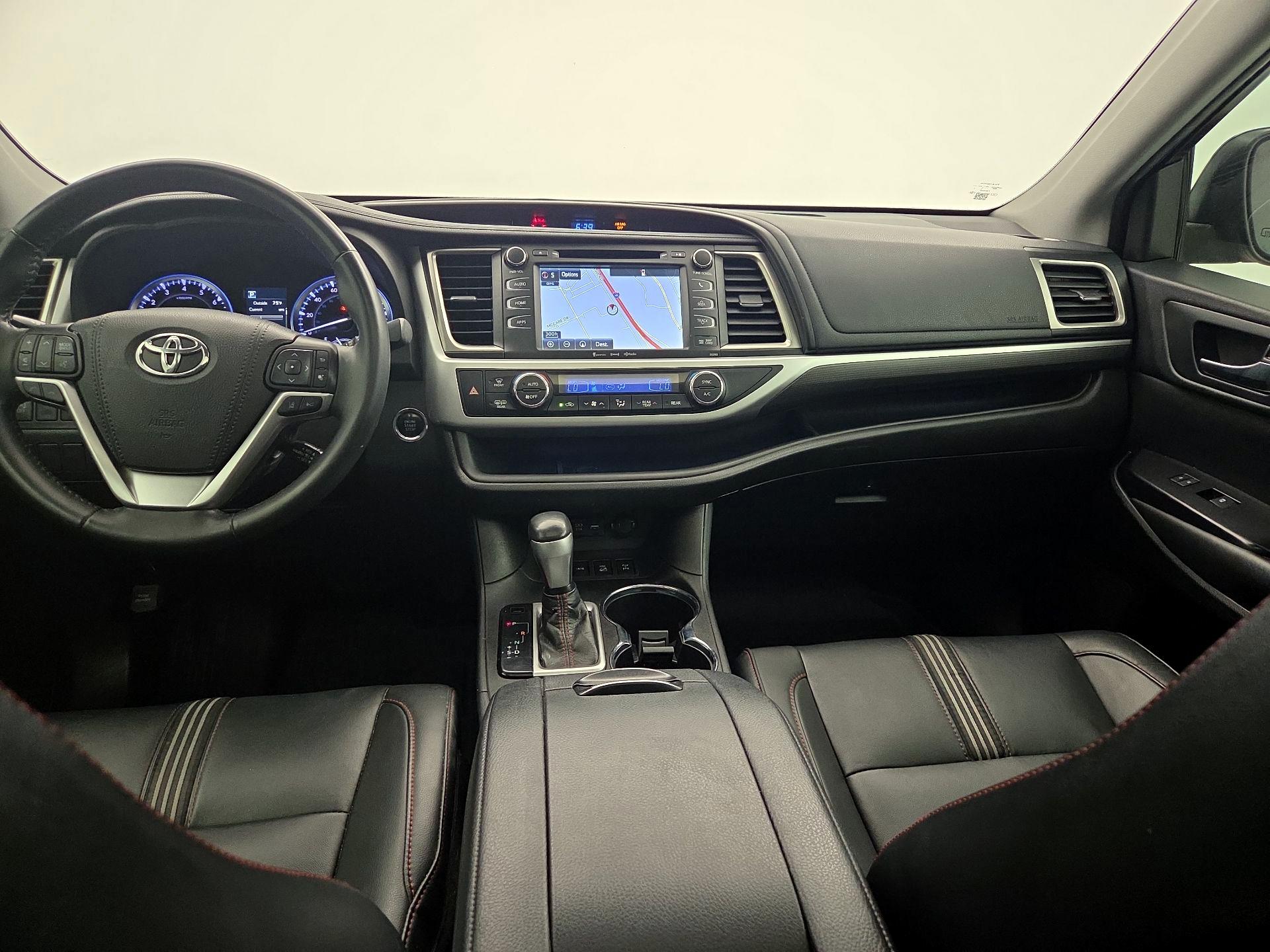 Thumbnail: 2019 Toyota Highlander - 9