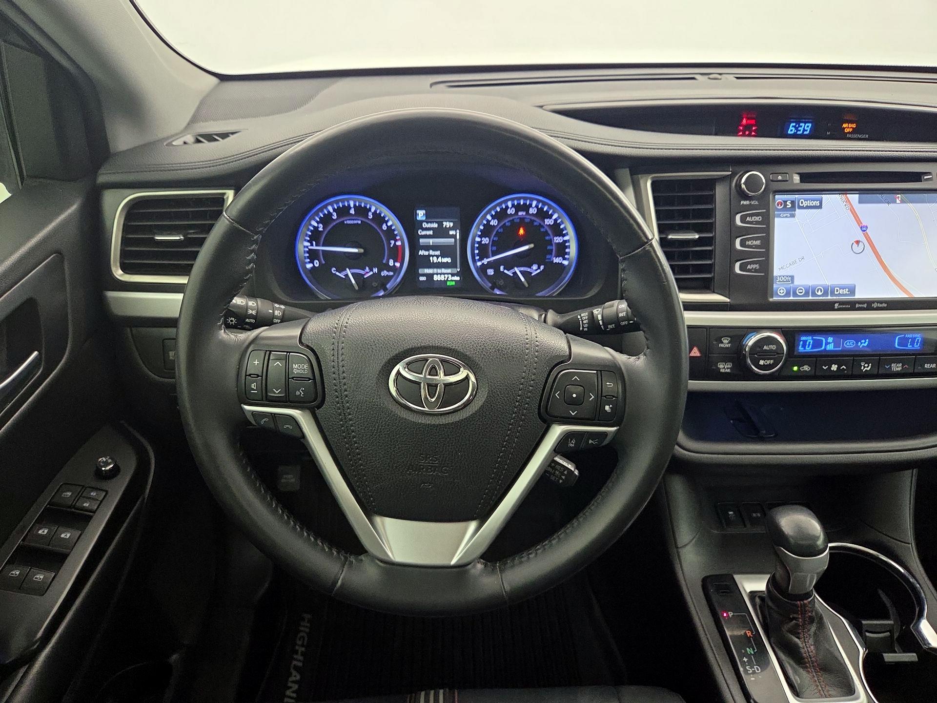 Thumbnail: 2019 Toyota Highlander - 10