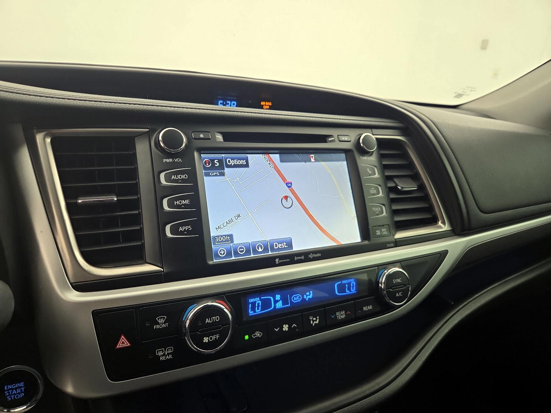 Thumbnail: 2019 Toyota Highlander - 14