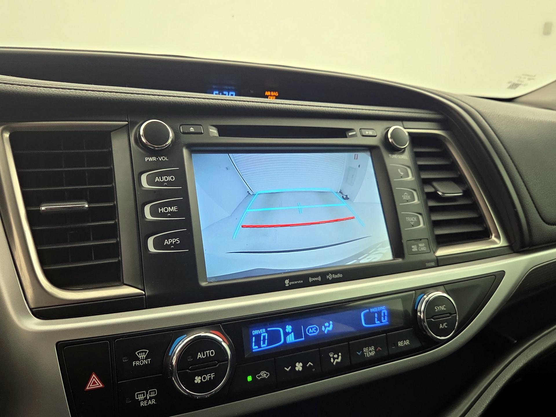Thumbnail: 2019 Toyota Highlander - 15