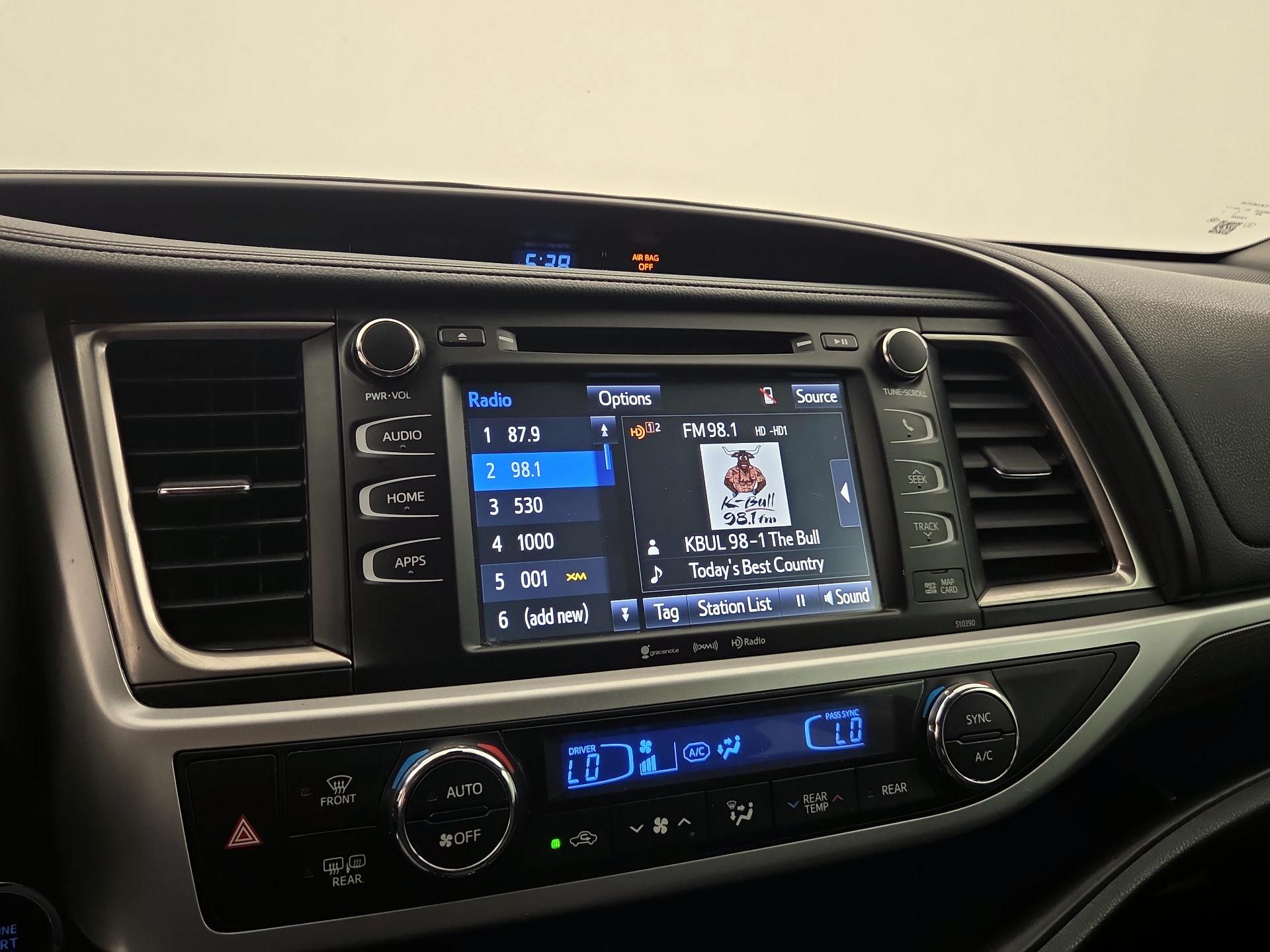 Thumbnail: 2019 Toyota Highlander - 16