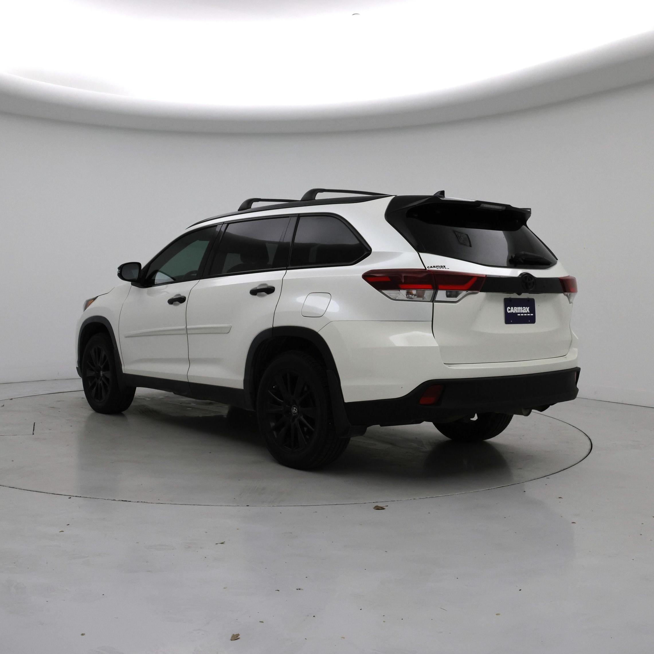 Thumbnail: 2019 Toyota Highlander - 2
