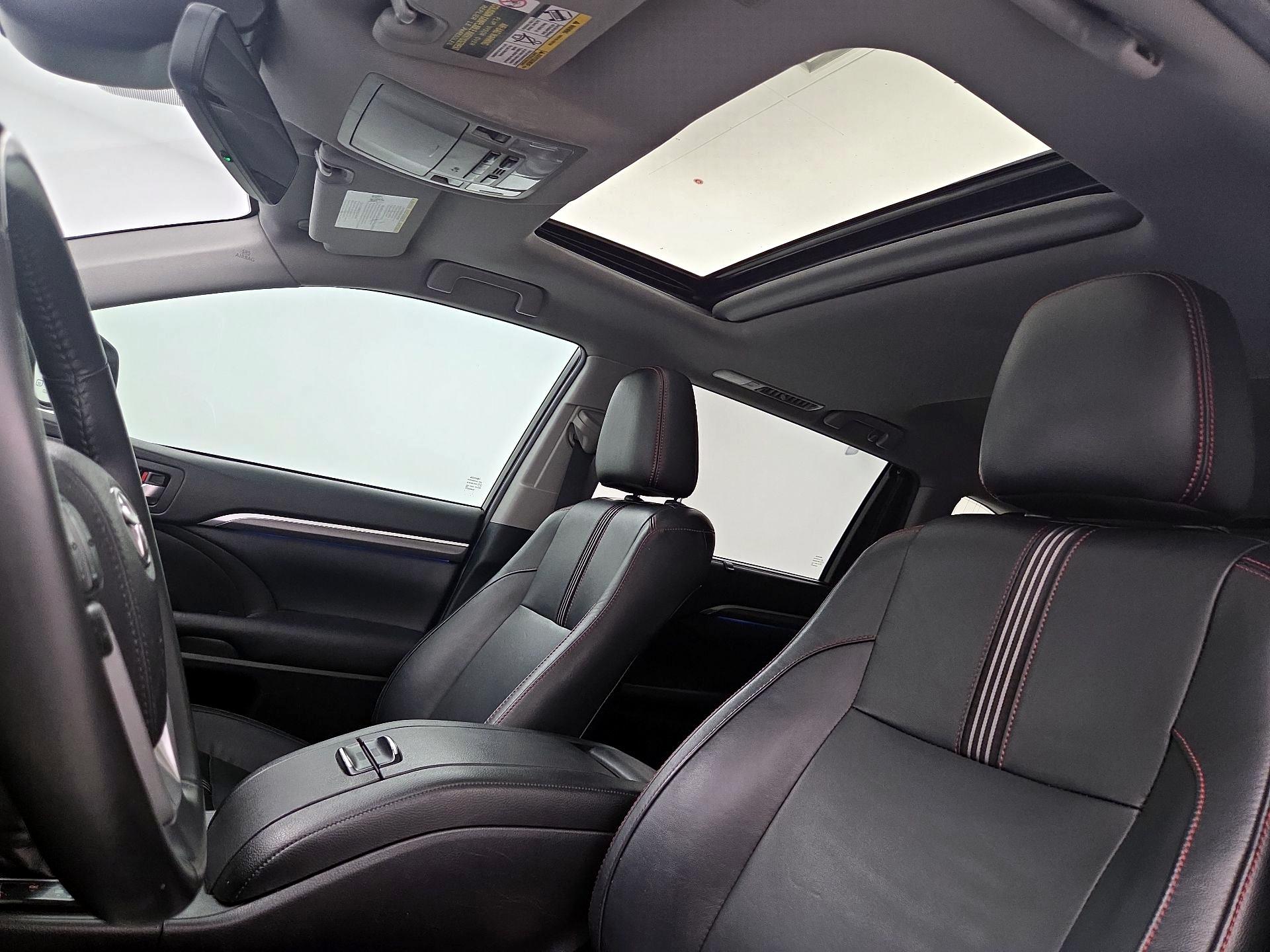 Thumbnail: 2019 Toyota Highlander - 20