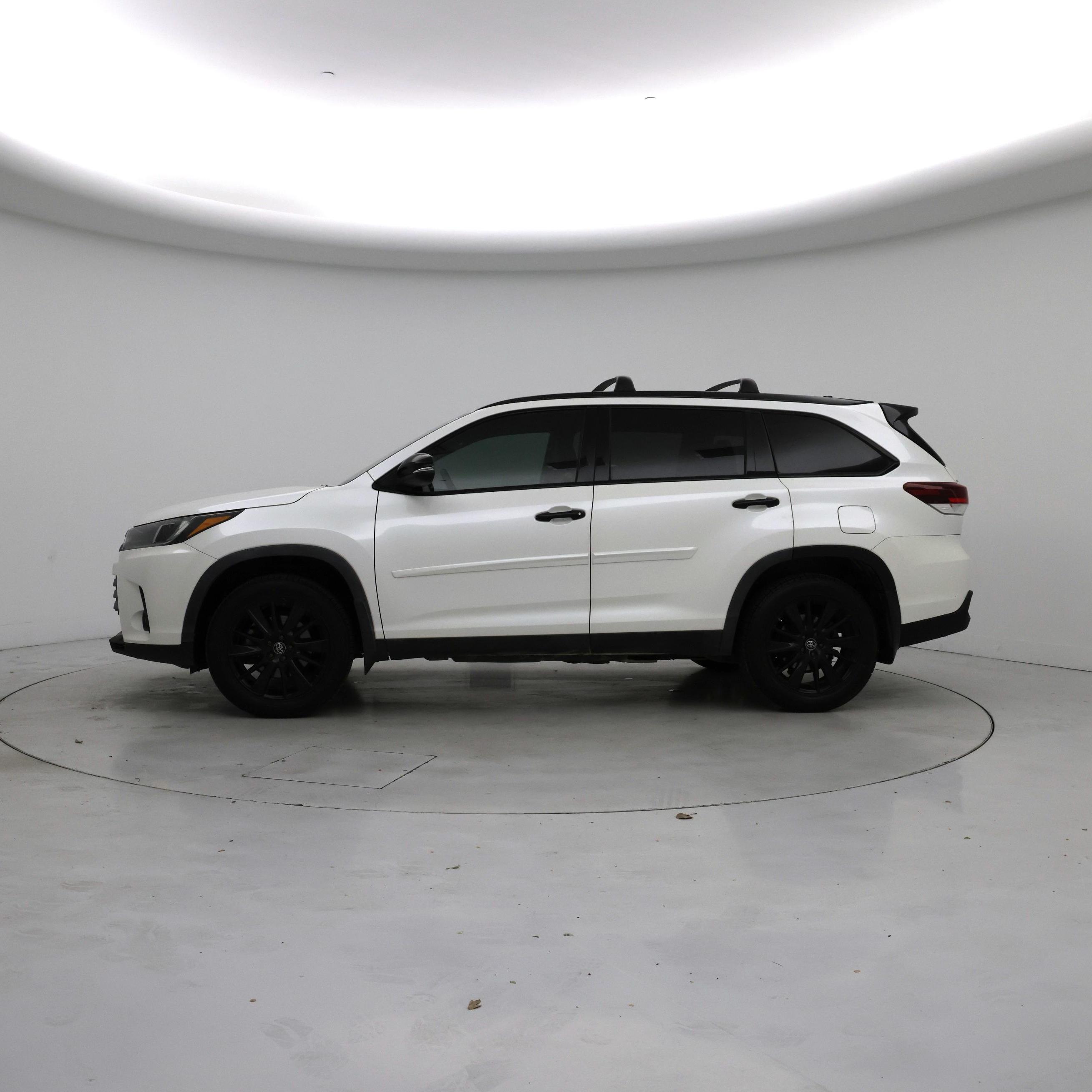 Thumbnail: 2019 Toyota Highlander - 3