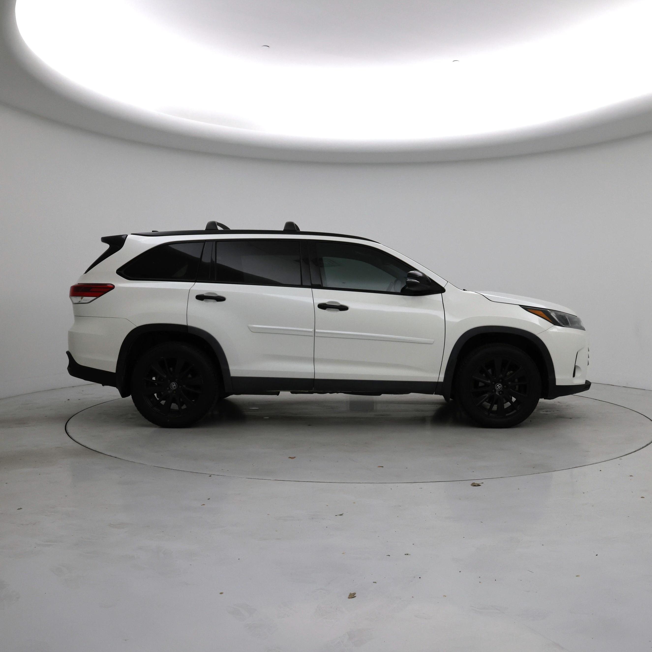 Thumbnail: 2019 Toyota Highlander - 7