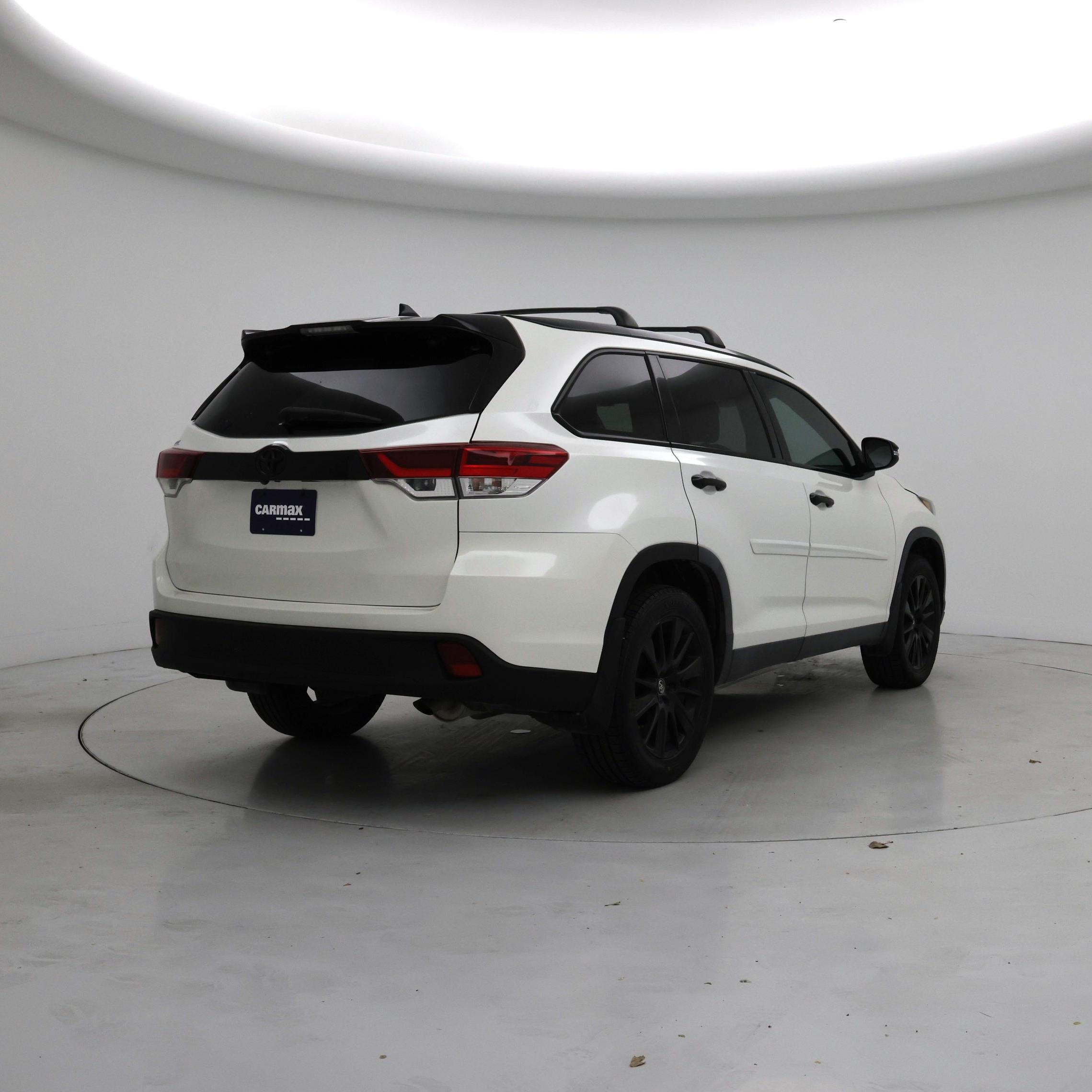 Thumbnail: 2019 Toyota Highlander - 8