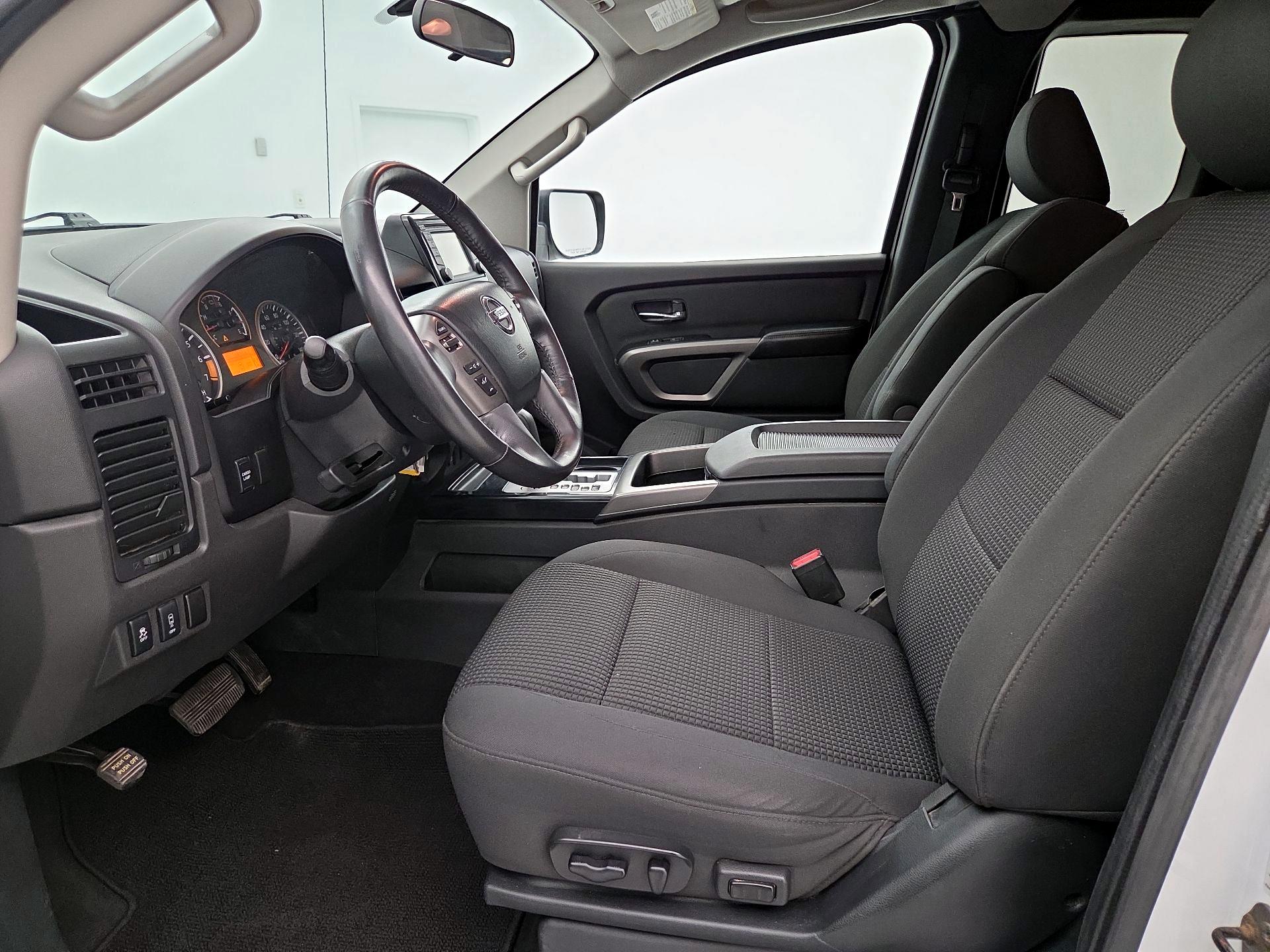 Thumbnail: 2015 Nissan Titan - 11