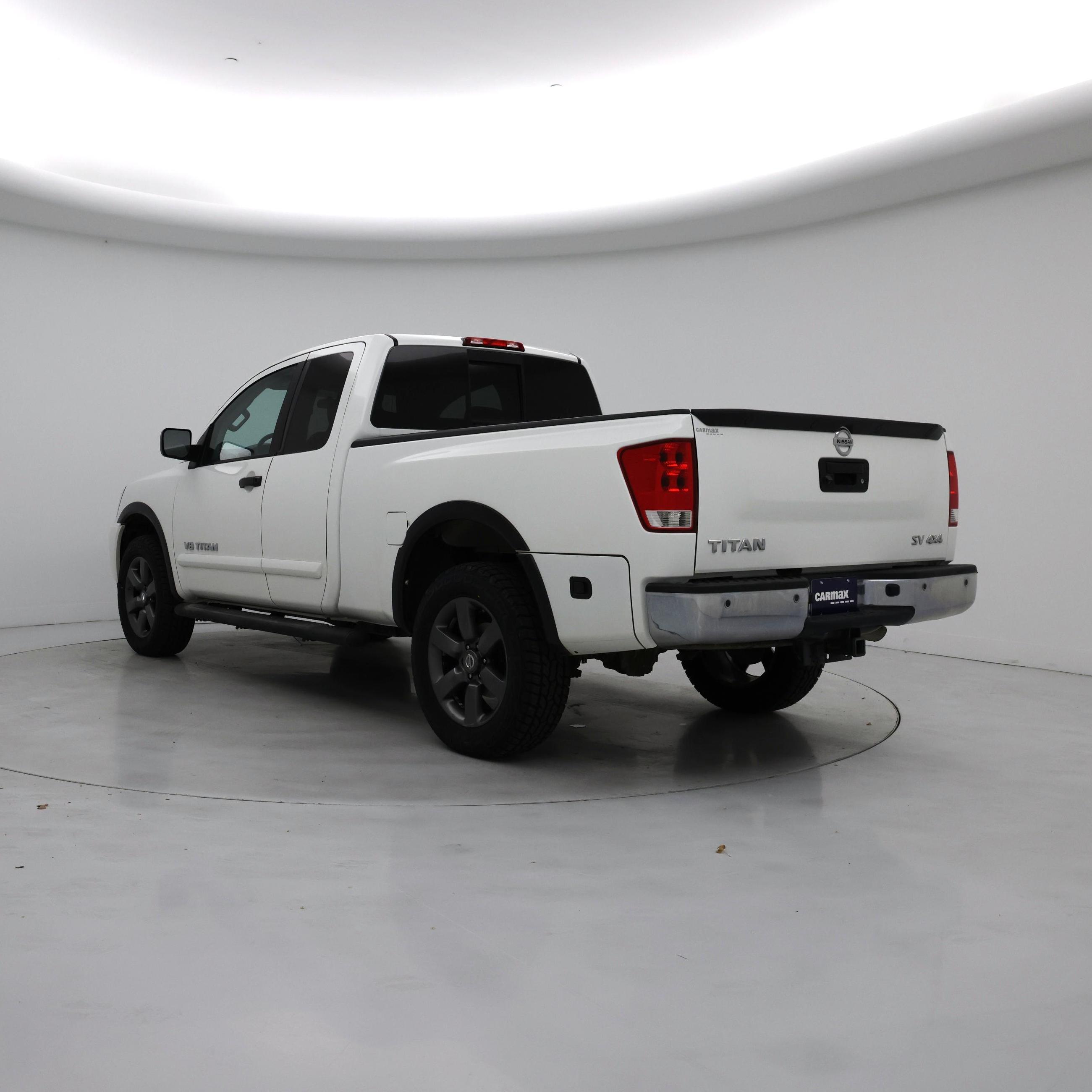 Thumbnail: 2015 Nissan Titan - 2