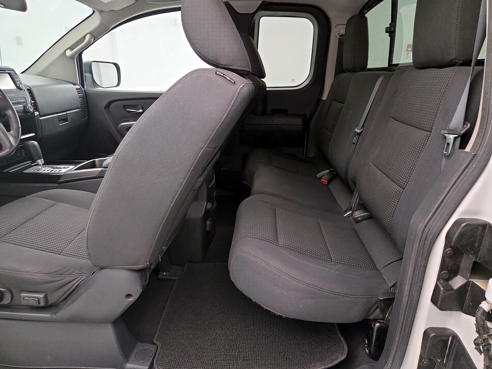 Thumbnail: 2015 Nissan Titan - 19